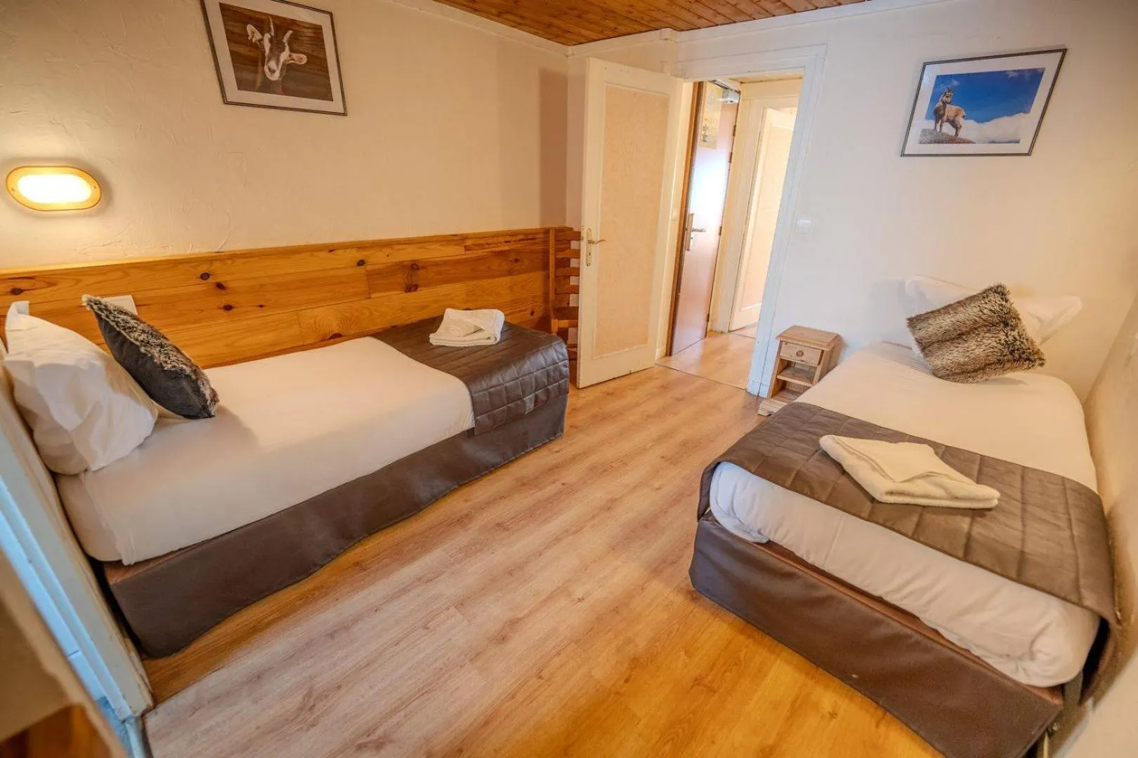 Bed in Hôtel du Centre