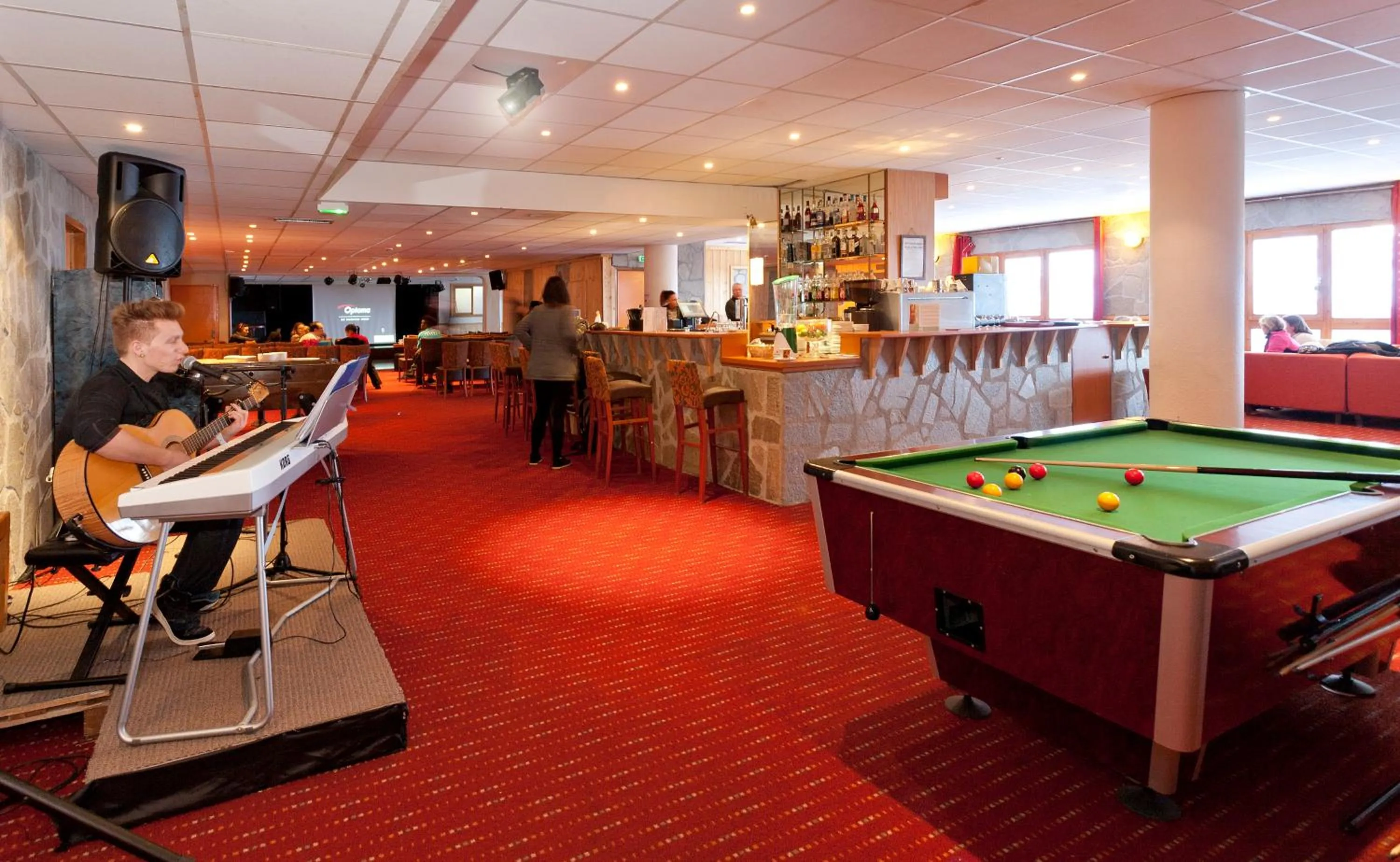 Billiard in Hôtel Club MMV Les Mélèzes