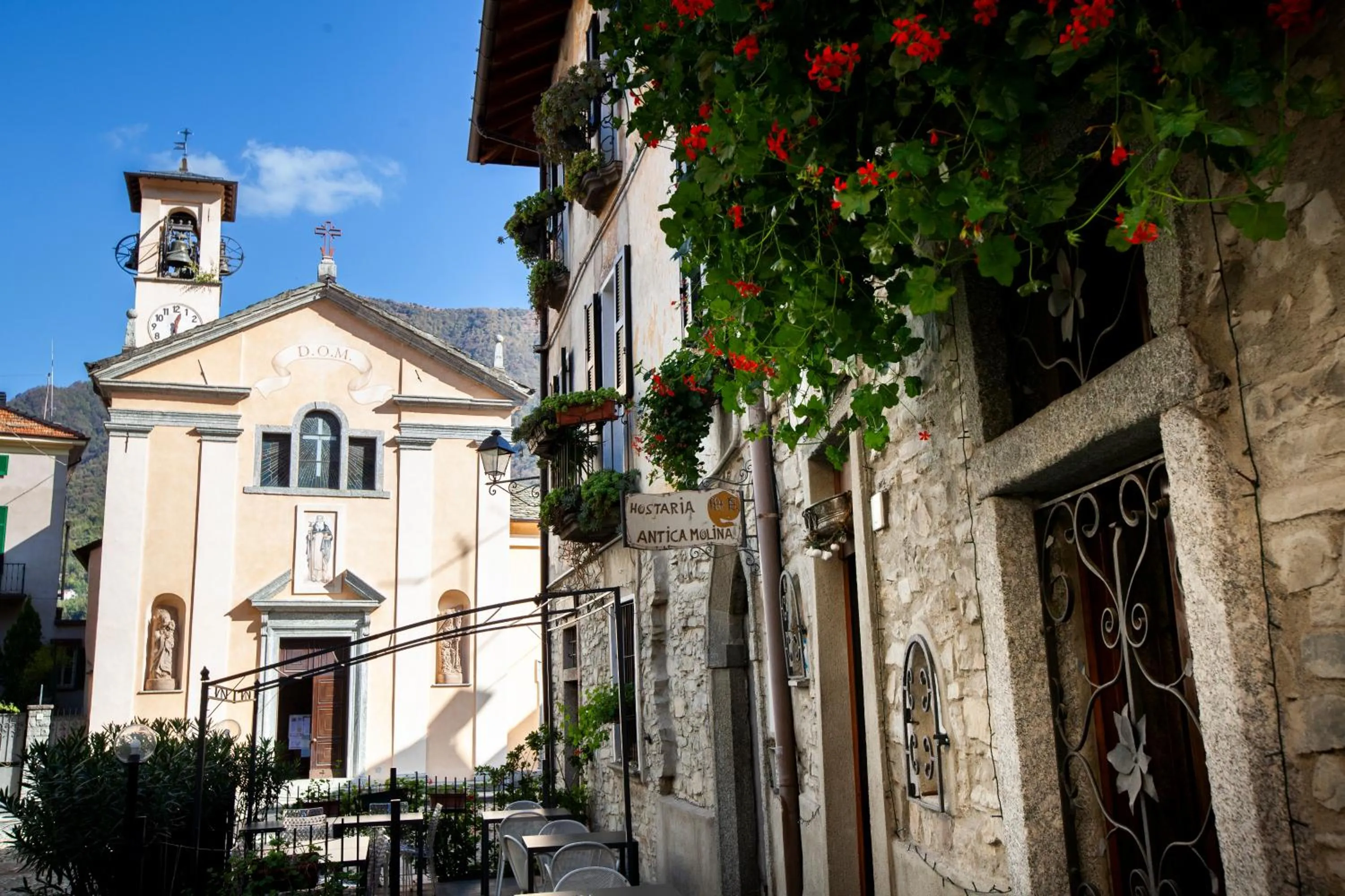 Facade/entrance in Antica Molina