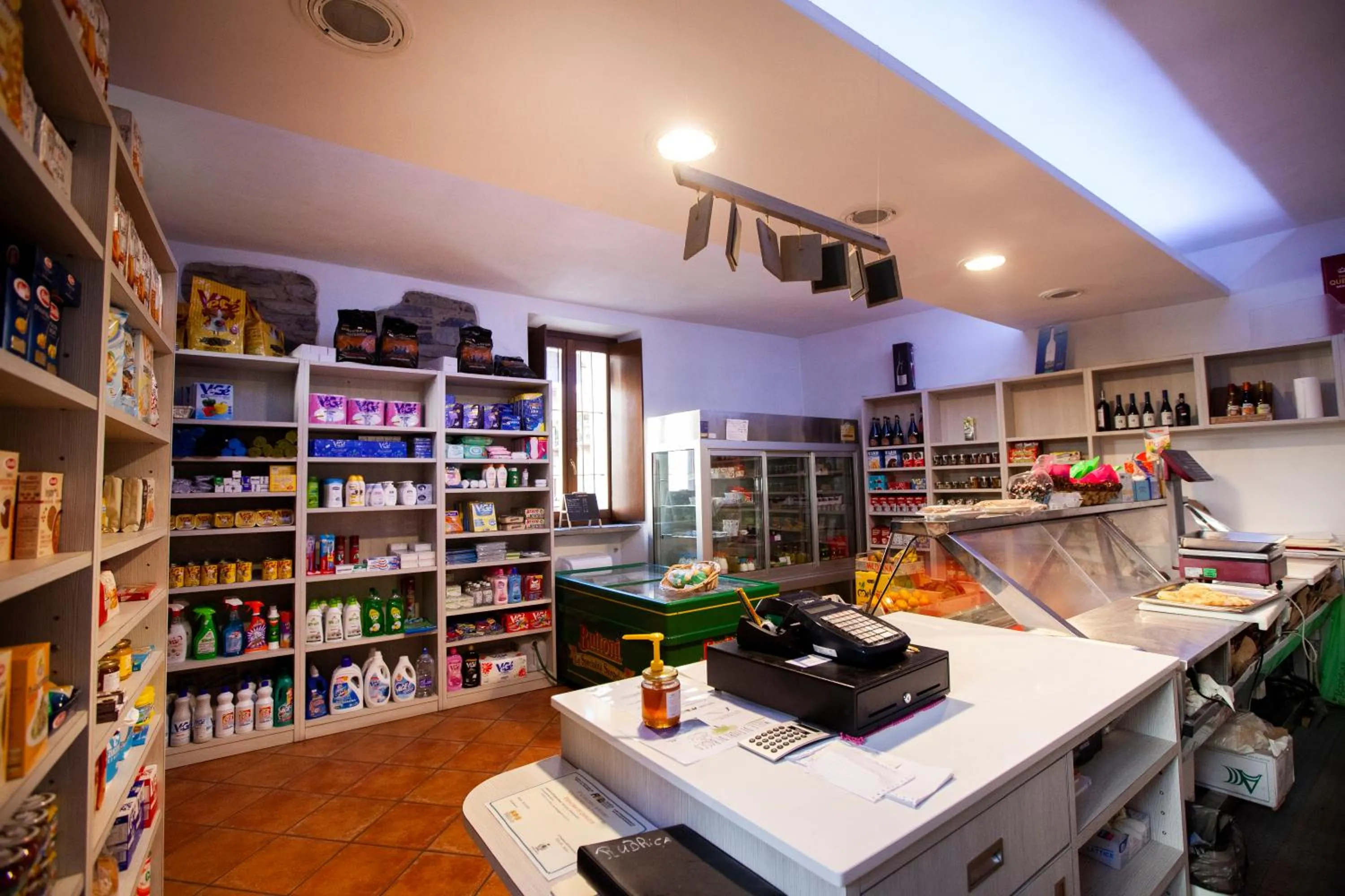 On-site shops in Antica Molina