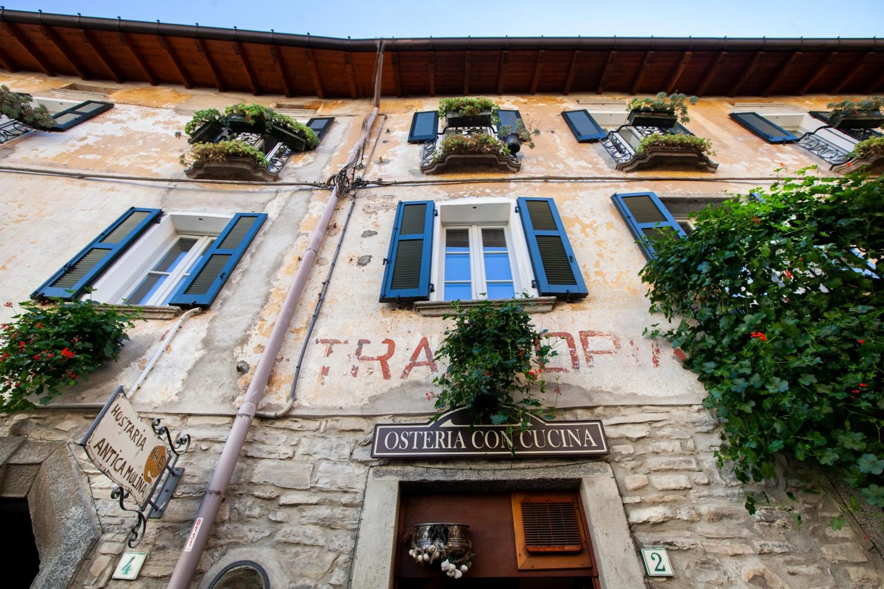 Facade/entrance in Antica Molina