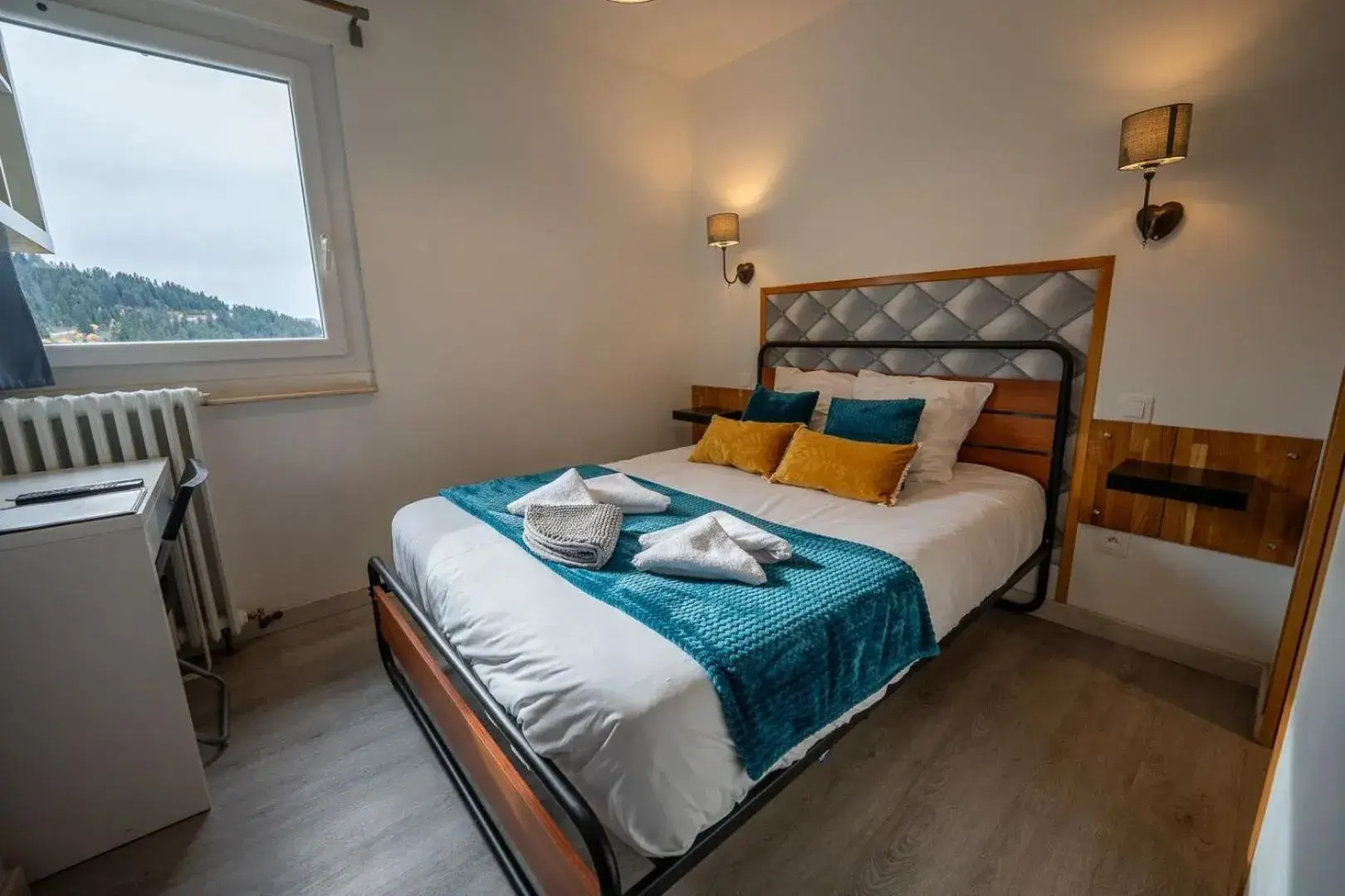 Double Room in Auberge Restaurant du Virage Double Room in Auberge Restaurant du Virage