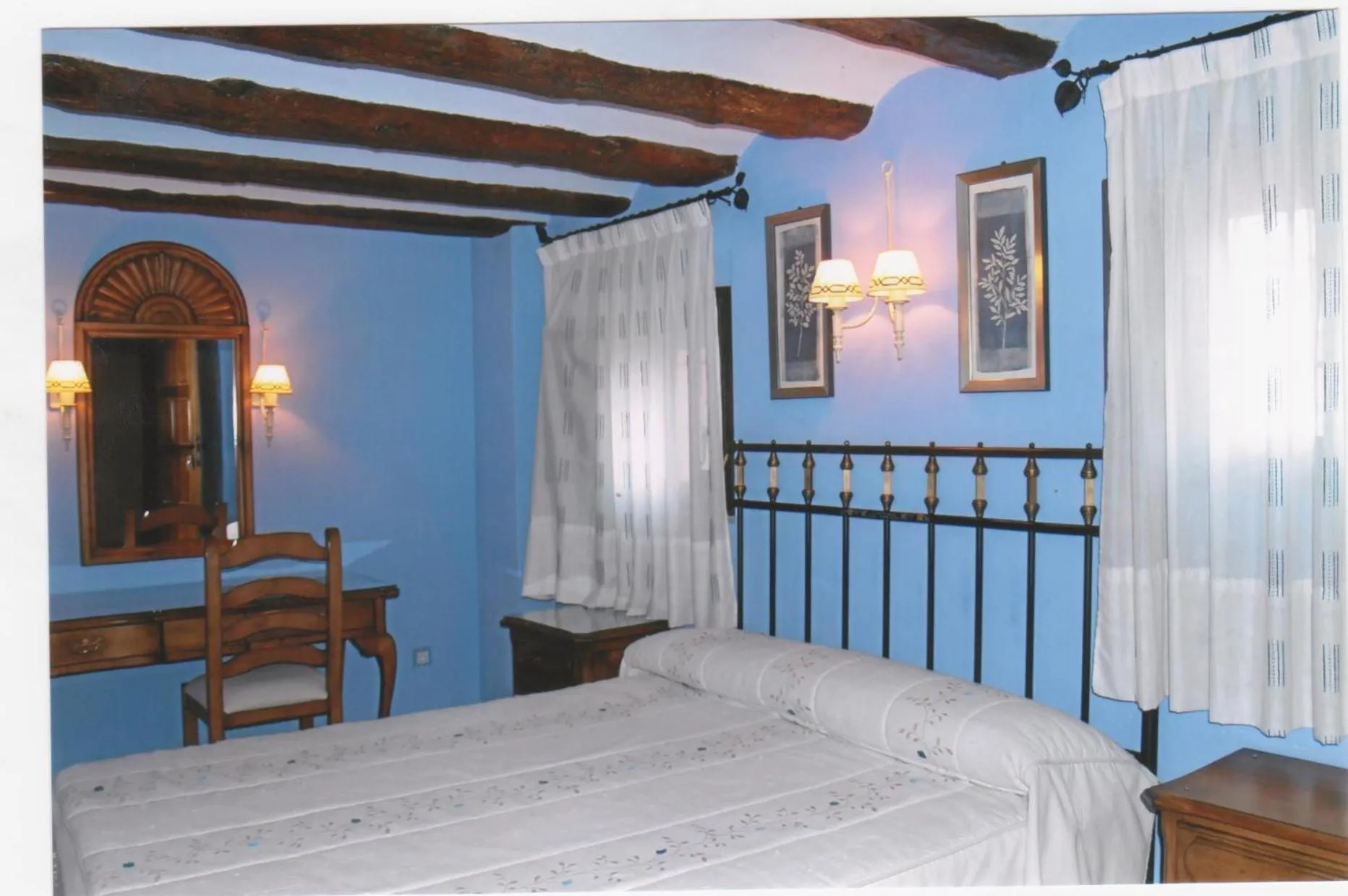 Photo of the whole room, Bed in Parada del Carmen