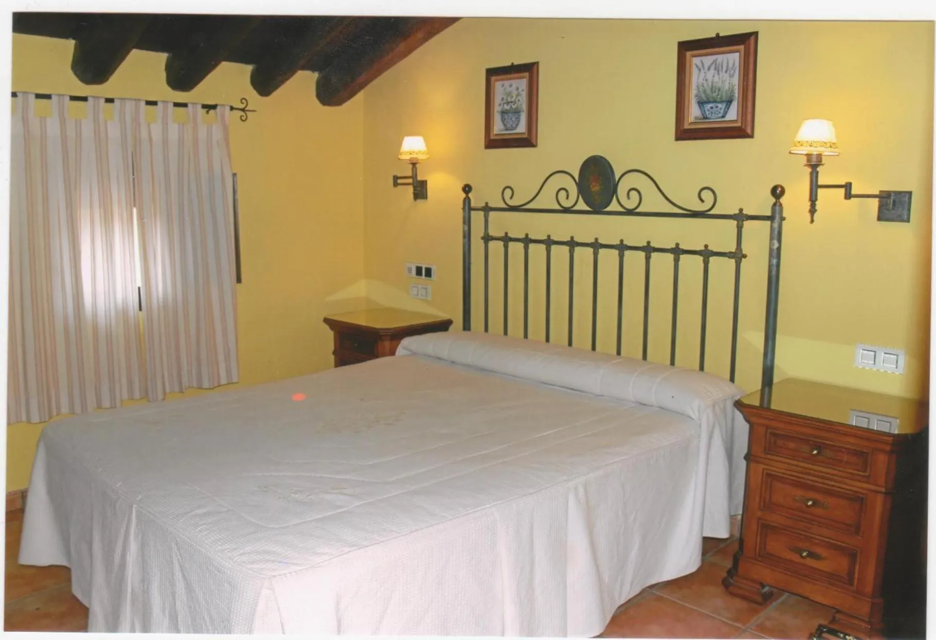 Photo of the whole room, Bed in Parada del Carmen