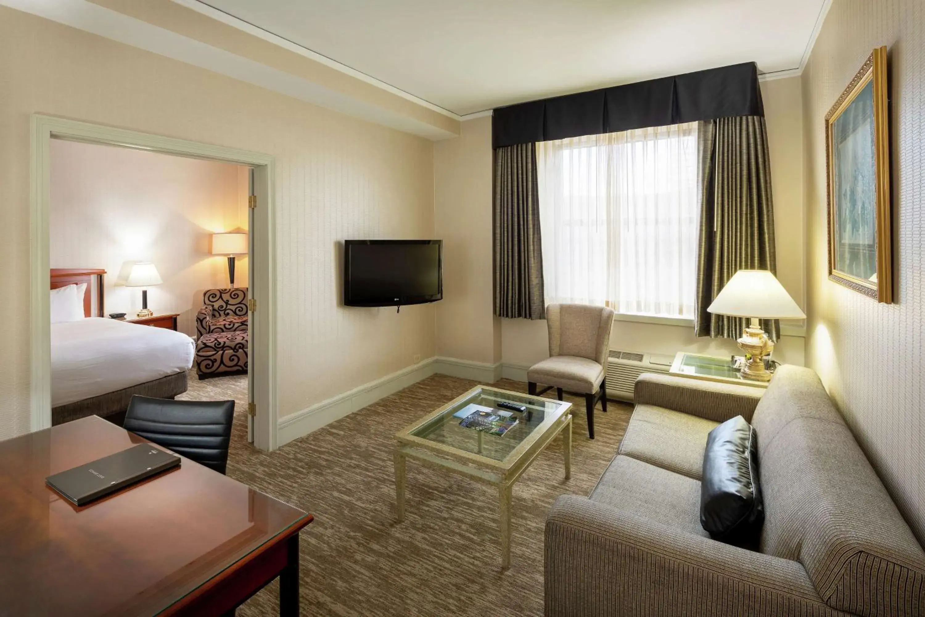 Living room, Bed in Hilton Cincinnati Netherland Plaza Living room, Bed in Hilton Cincinnati Netherland Plaza