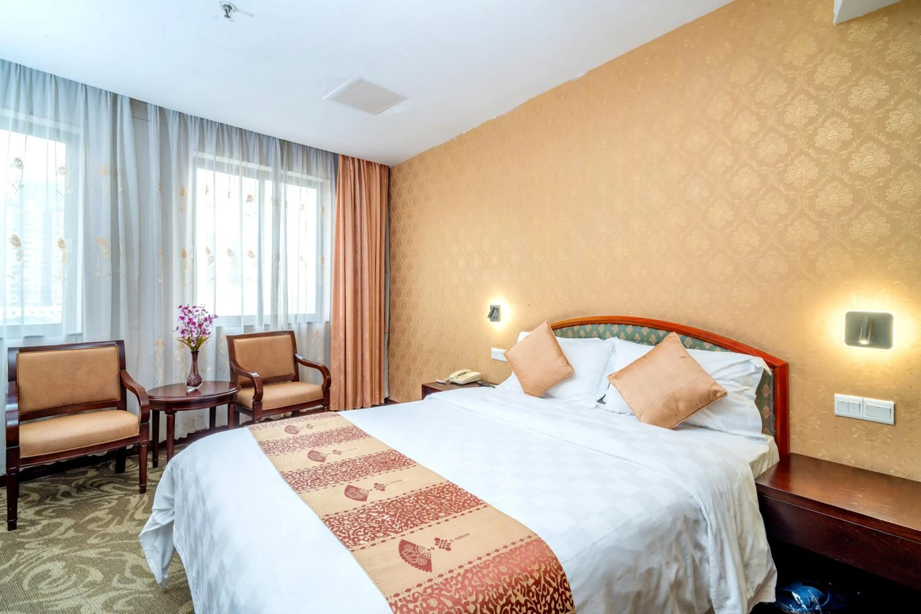 Bed in Xin Hua Hotel Guangzhou