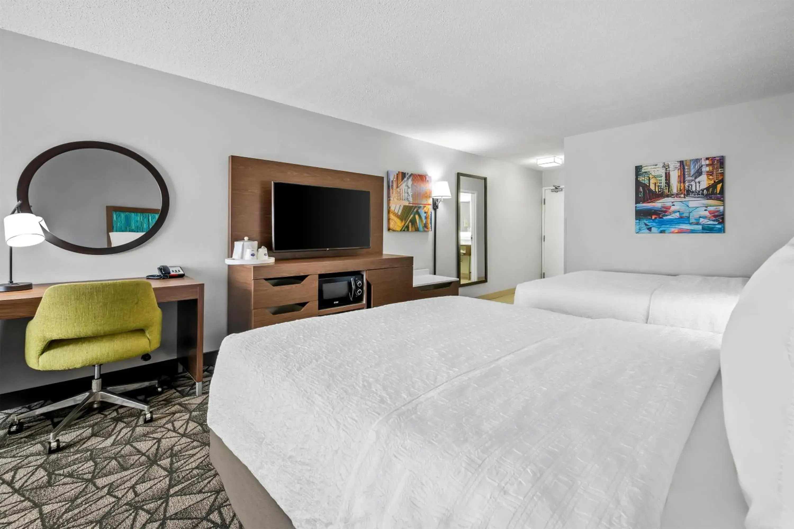 Bed in Hampton Inn Bloomington West Bed in Hampton Inn Bloomington West