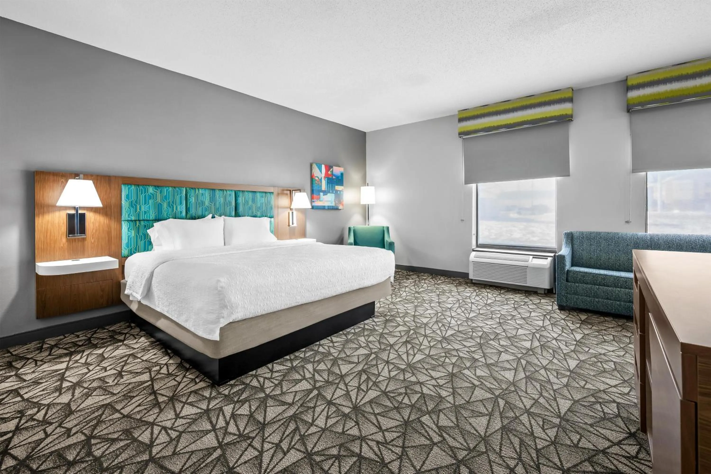 Living room, Bed in Hampton Inn Bloomington West