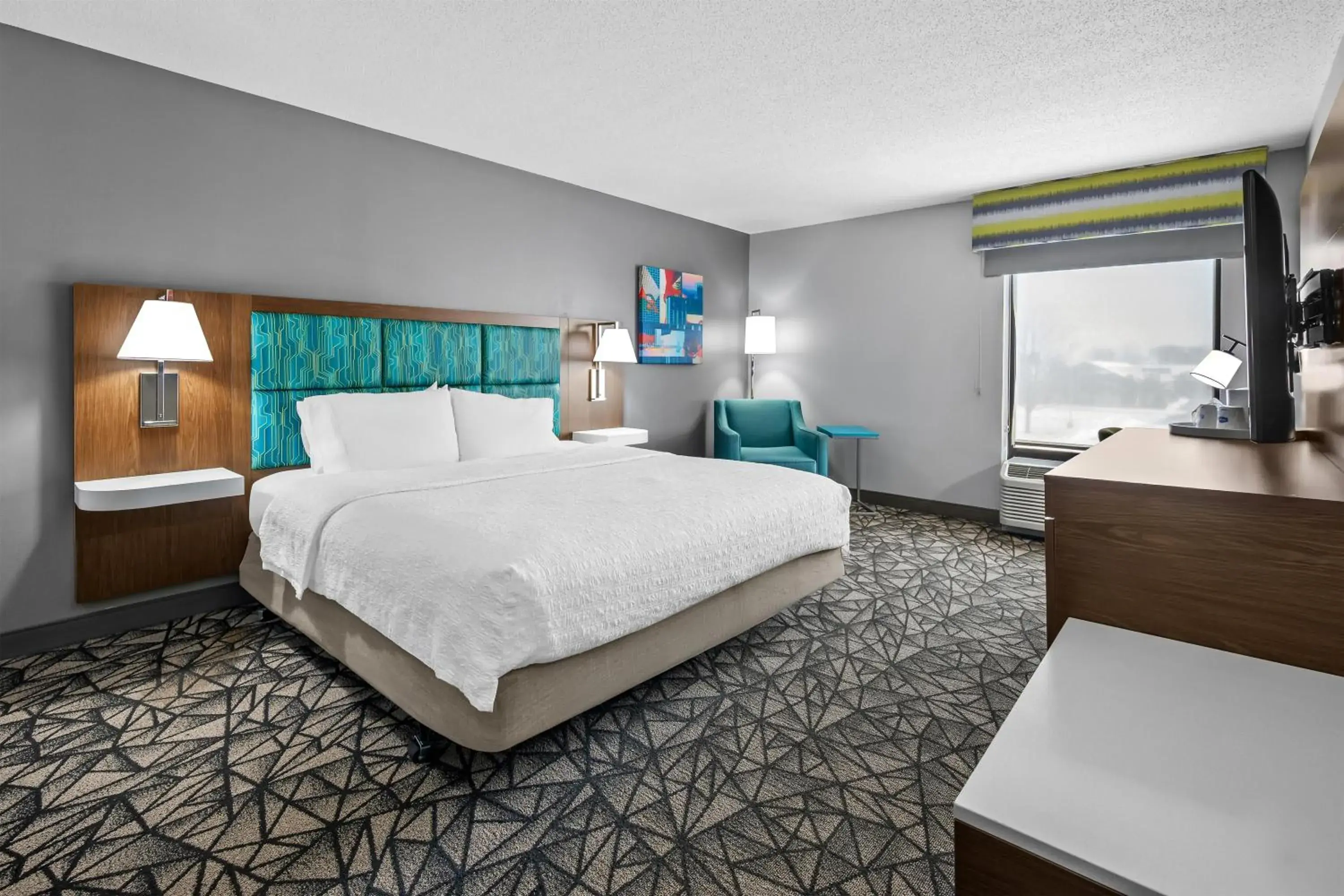 Bed in Hampton Inn Bloomington West Bed in Hampton Inn Bloomington West