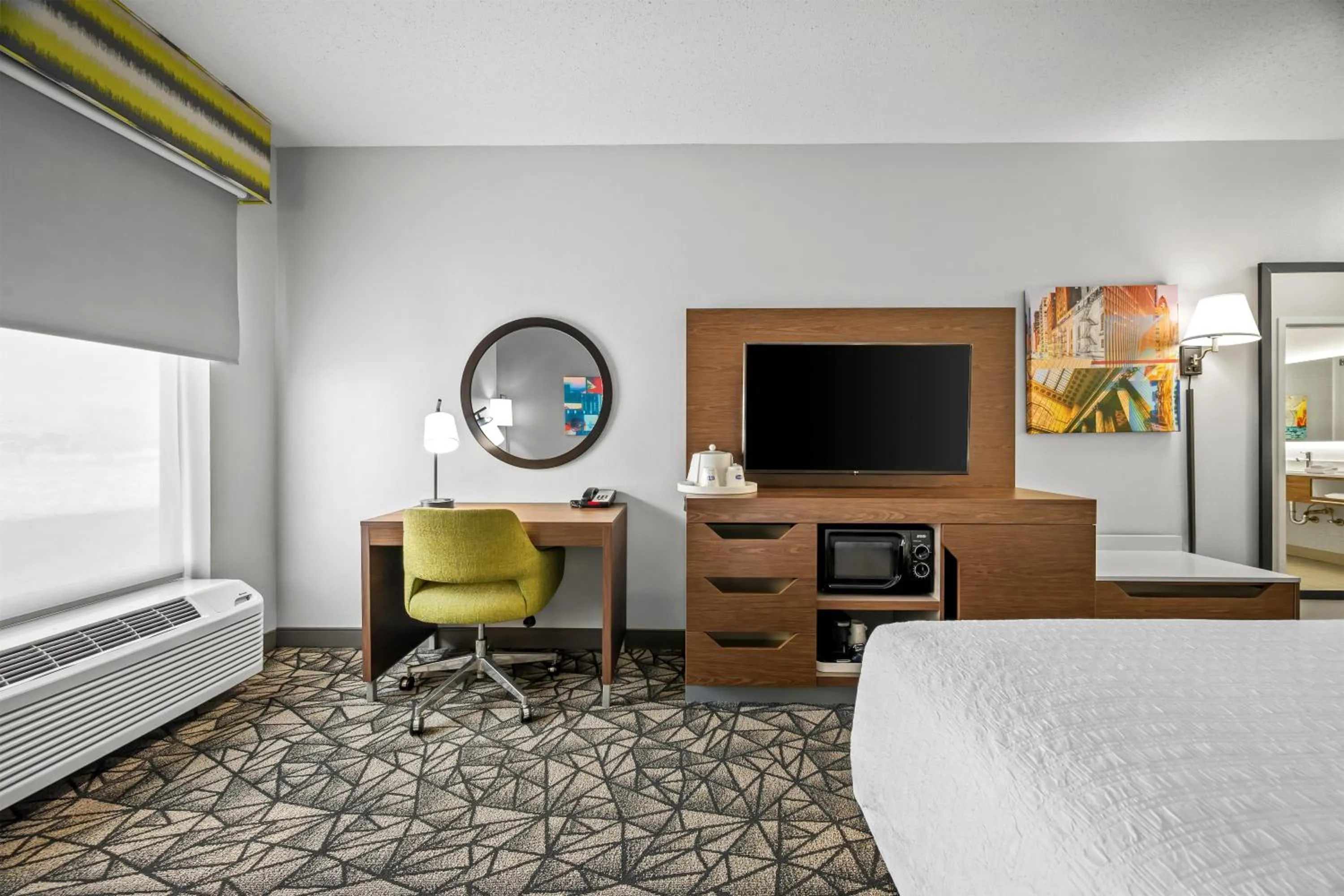 Bedroom, Bed in Hampton Inn Bloomington West