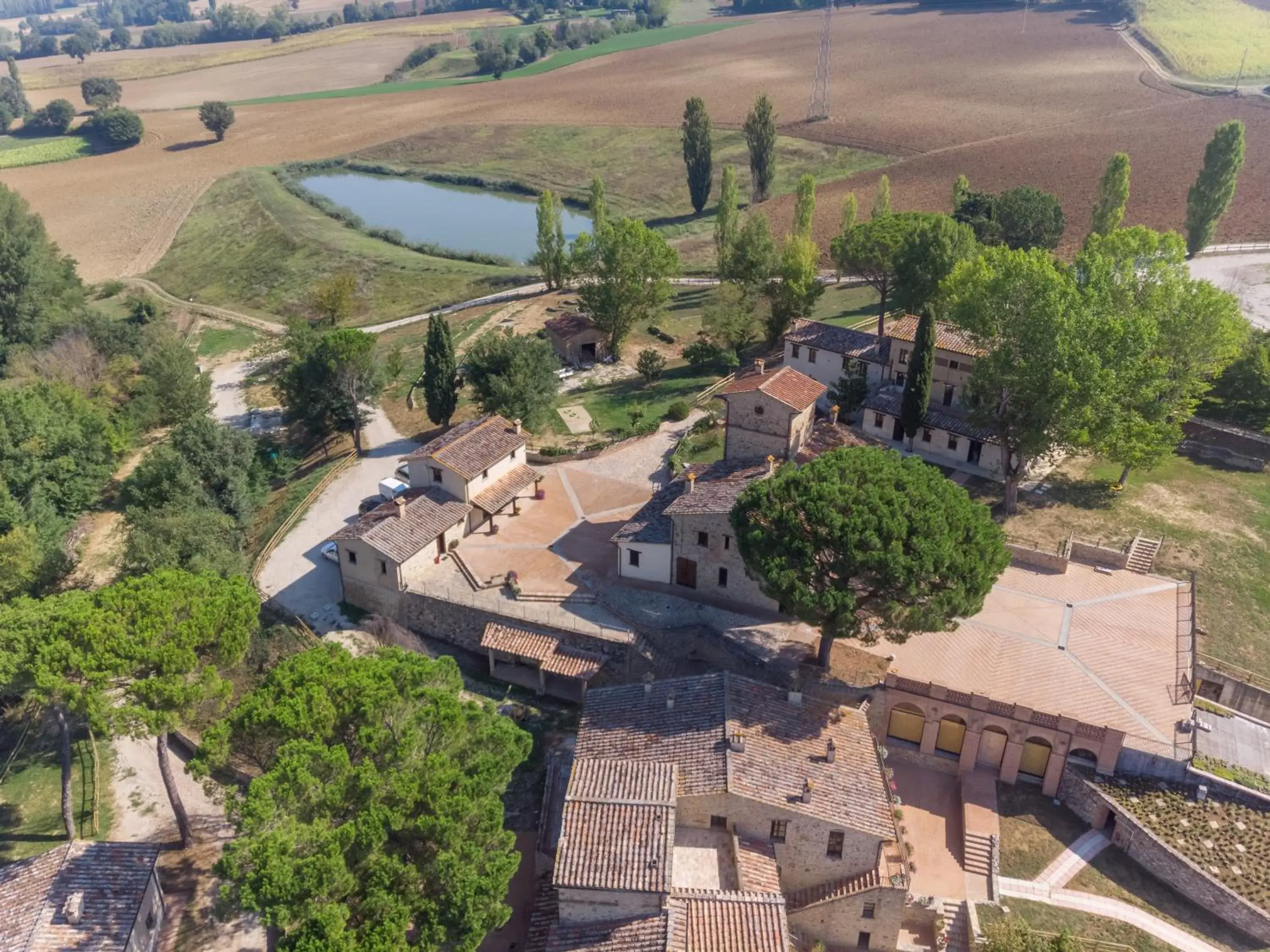 Bird's eye view in GH Borgo Pulciano Agriturismo Bird's eye view in GH Borgo Pulciano Agriturismo