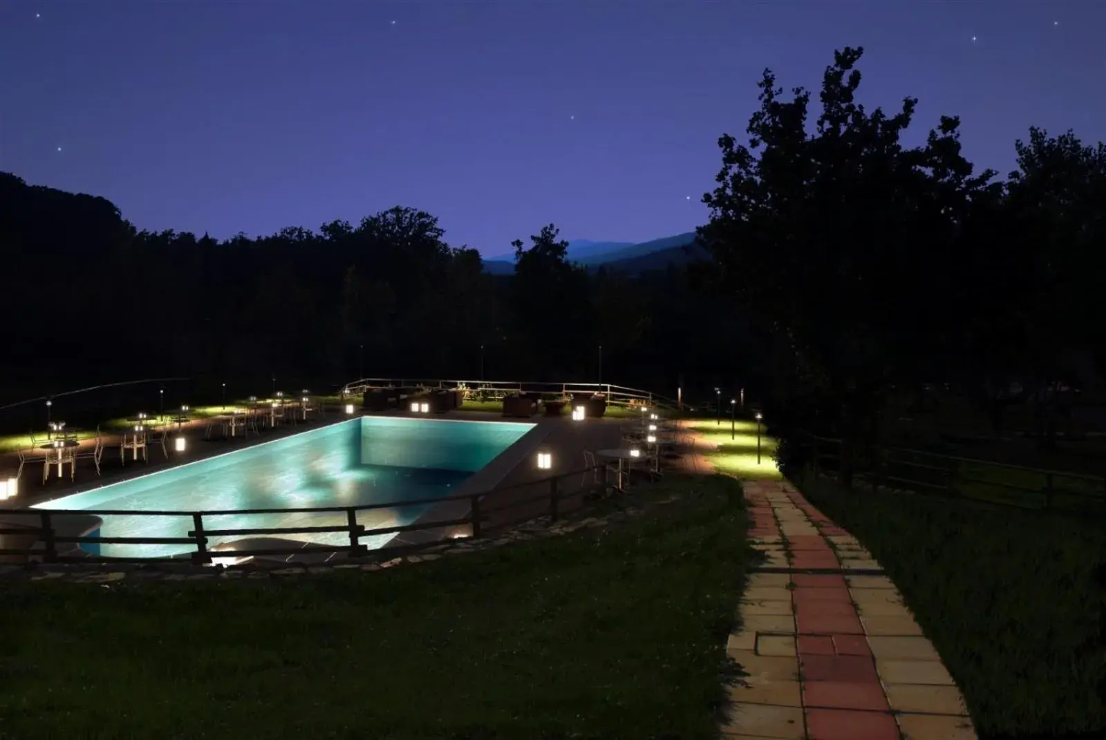 Swimming pool in GH Borgo Pulciano Agriturismo Swimming pool in GH Borgo Pulciano Agriturismo