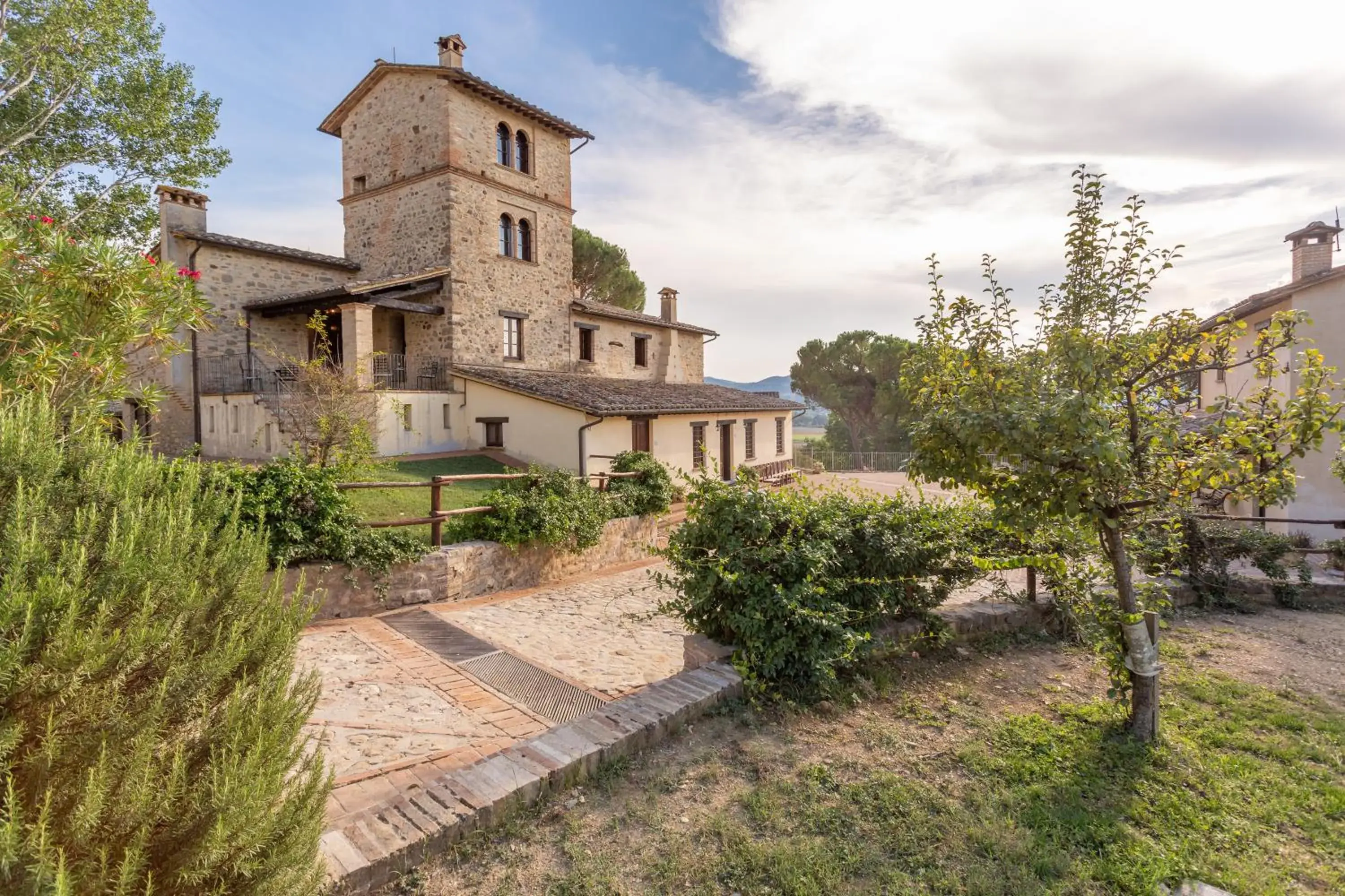 Property building in GH Borgo Pulciano Agriturismo Property building in GH Borgo Pulciano Agriturismo