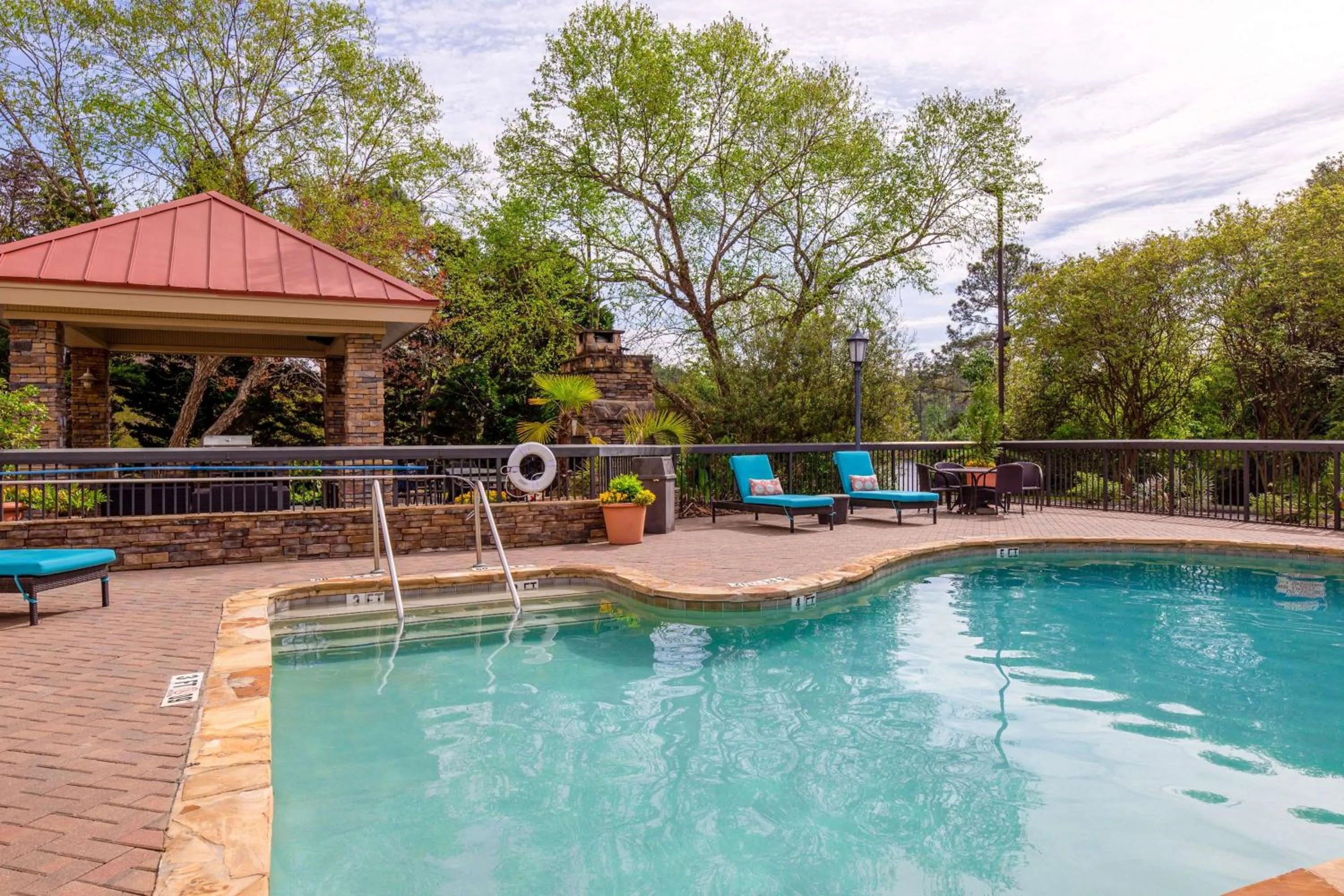 Pool view in Hampton Inn Columbia I-26/Harbison Blvd