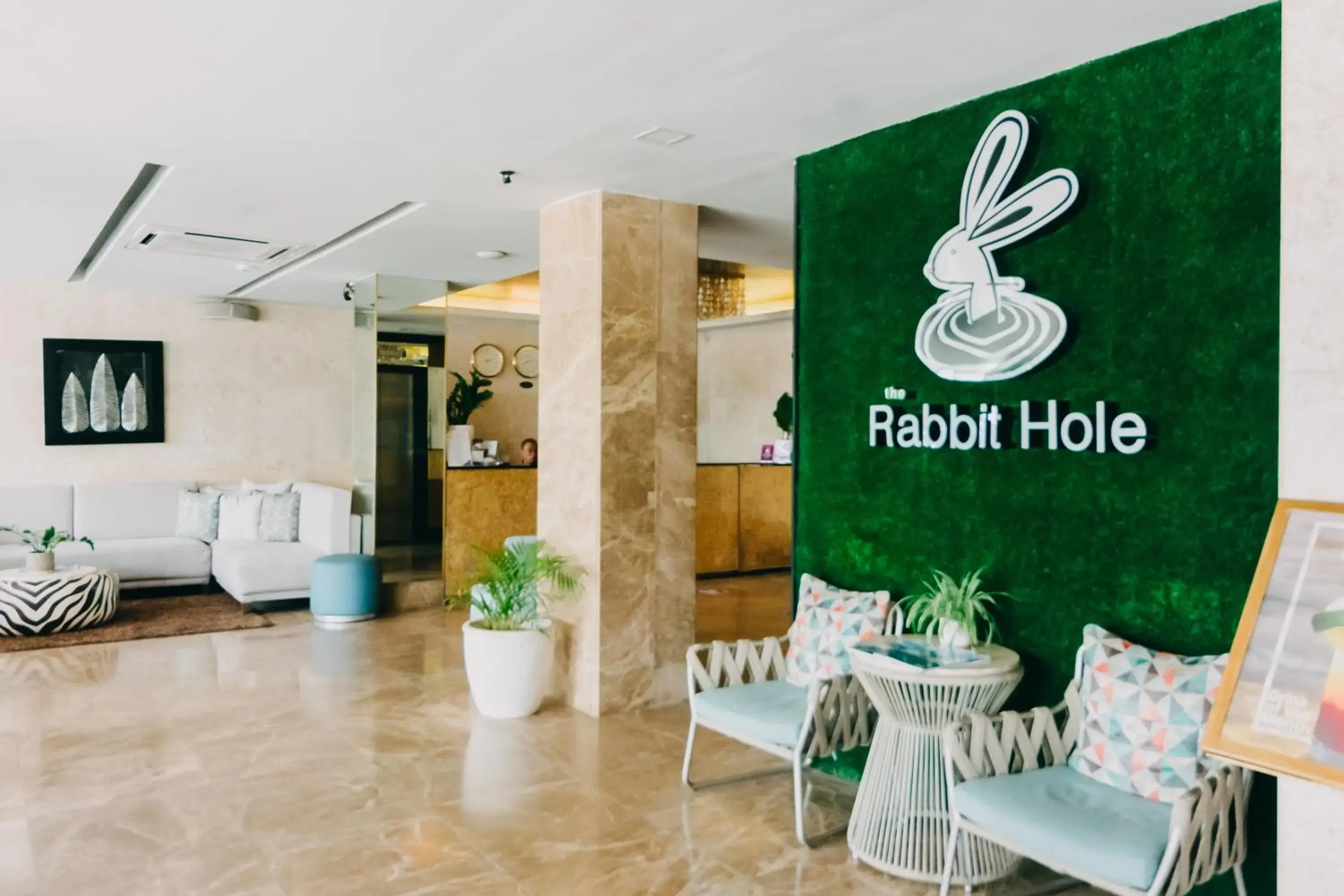 Restaurant/places to eat in Goldberry Suites & Hotel Mactan Restaurant/places to eat in Goldberry Suites & Hotel Mactan