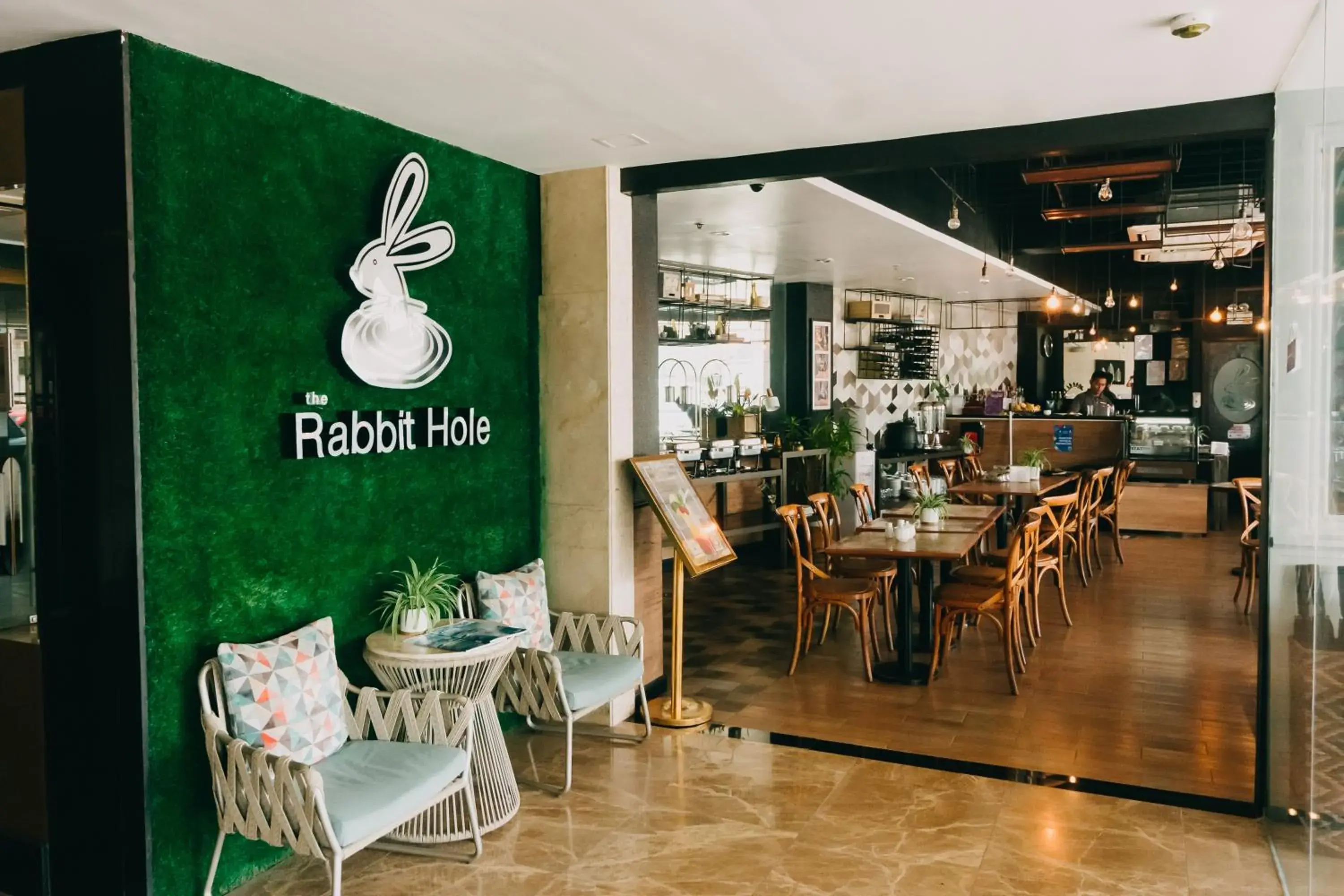 Restaurant/places to eat in Goldberry Suites & Hotel Mactan Restaurant/places to eat in Goldberry Suites & Hotel Mactan