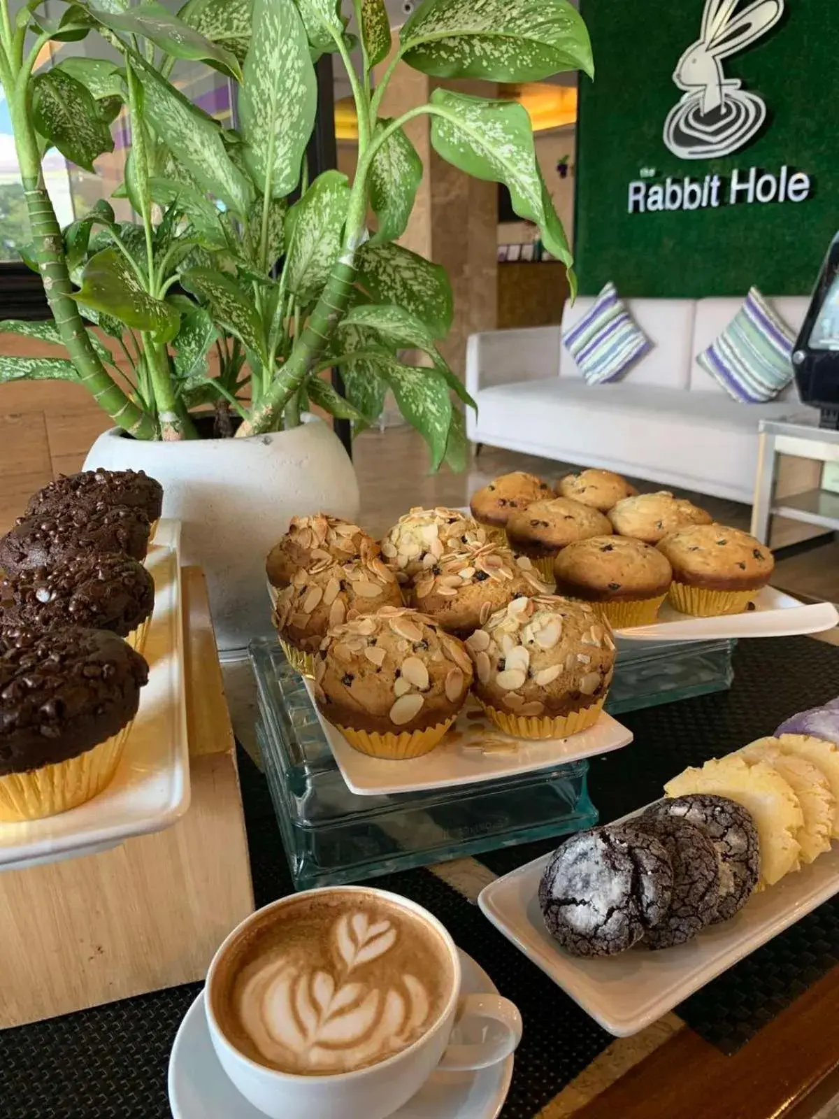 Food and drinks in Goldberry Suites & Hotel Mactan Food and drinks in Goldberry Suites & Hotel Mactan