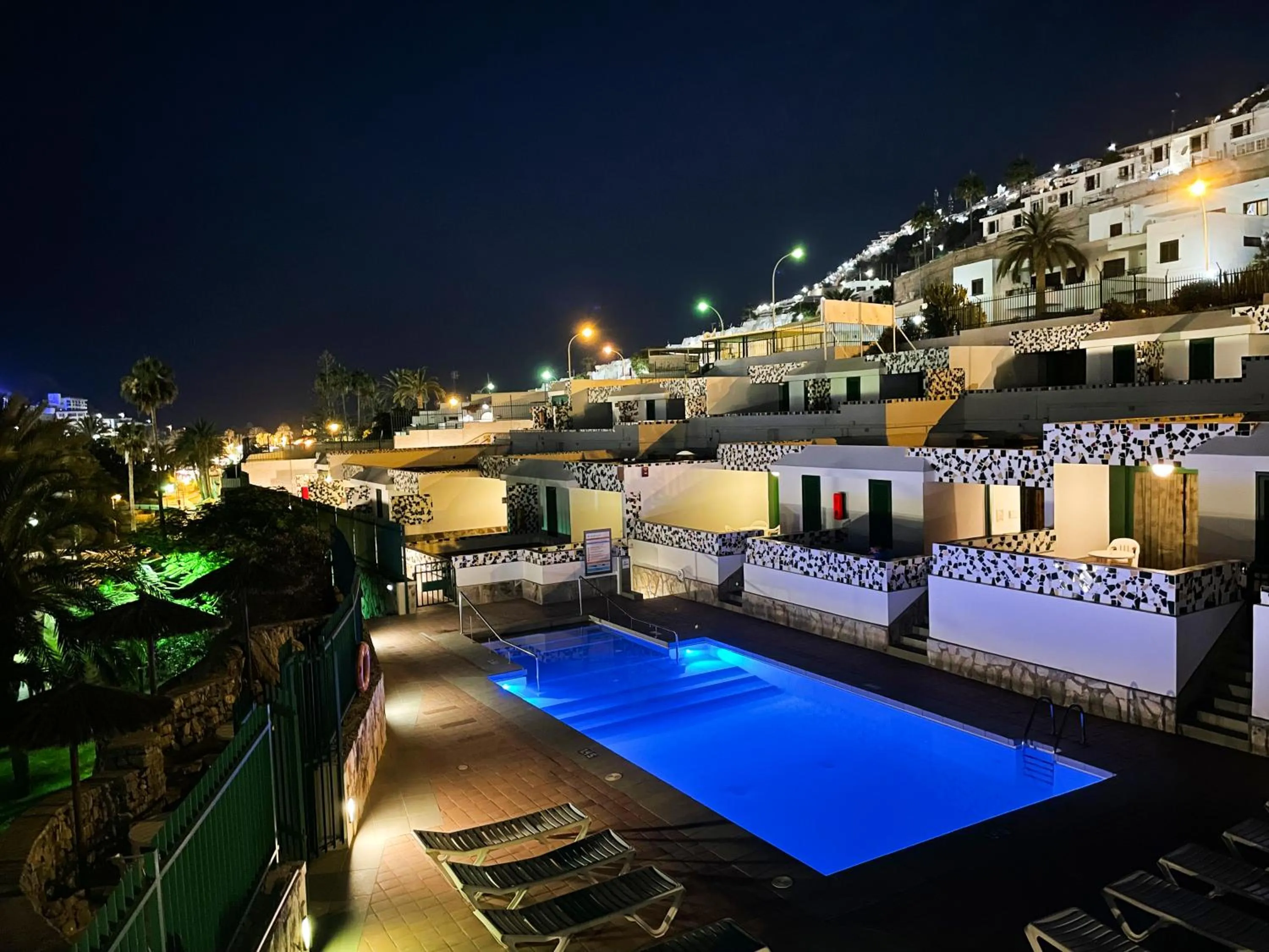 Pool view in Parque Raquel