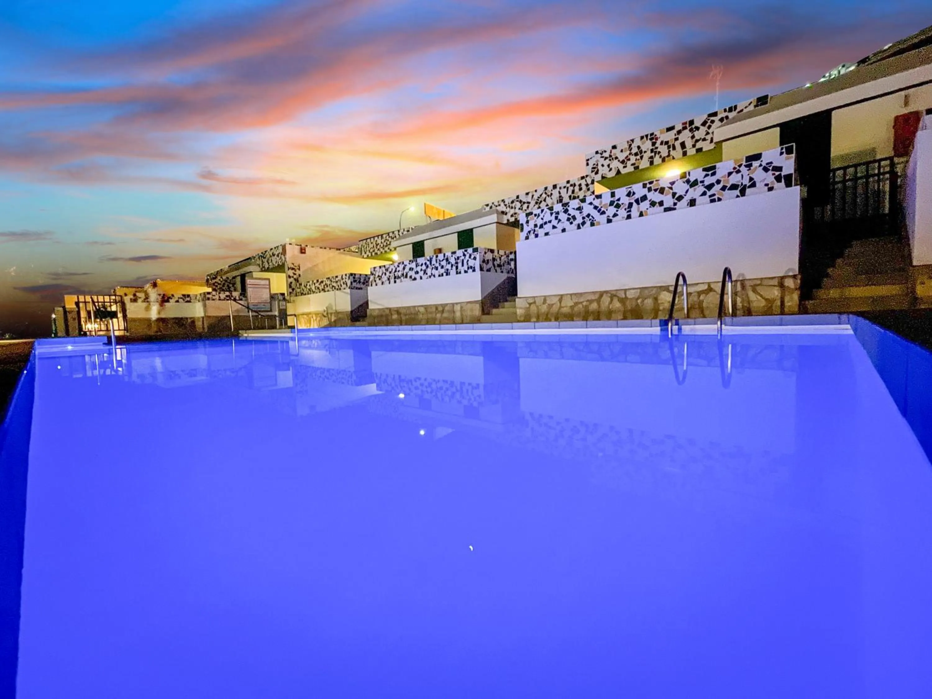 Swimming pool in Parque Raquel
