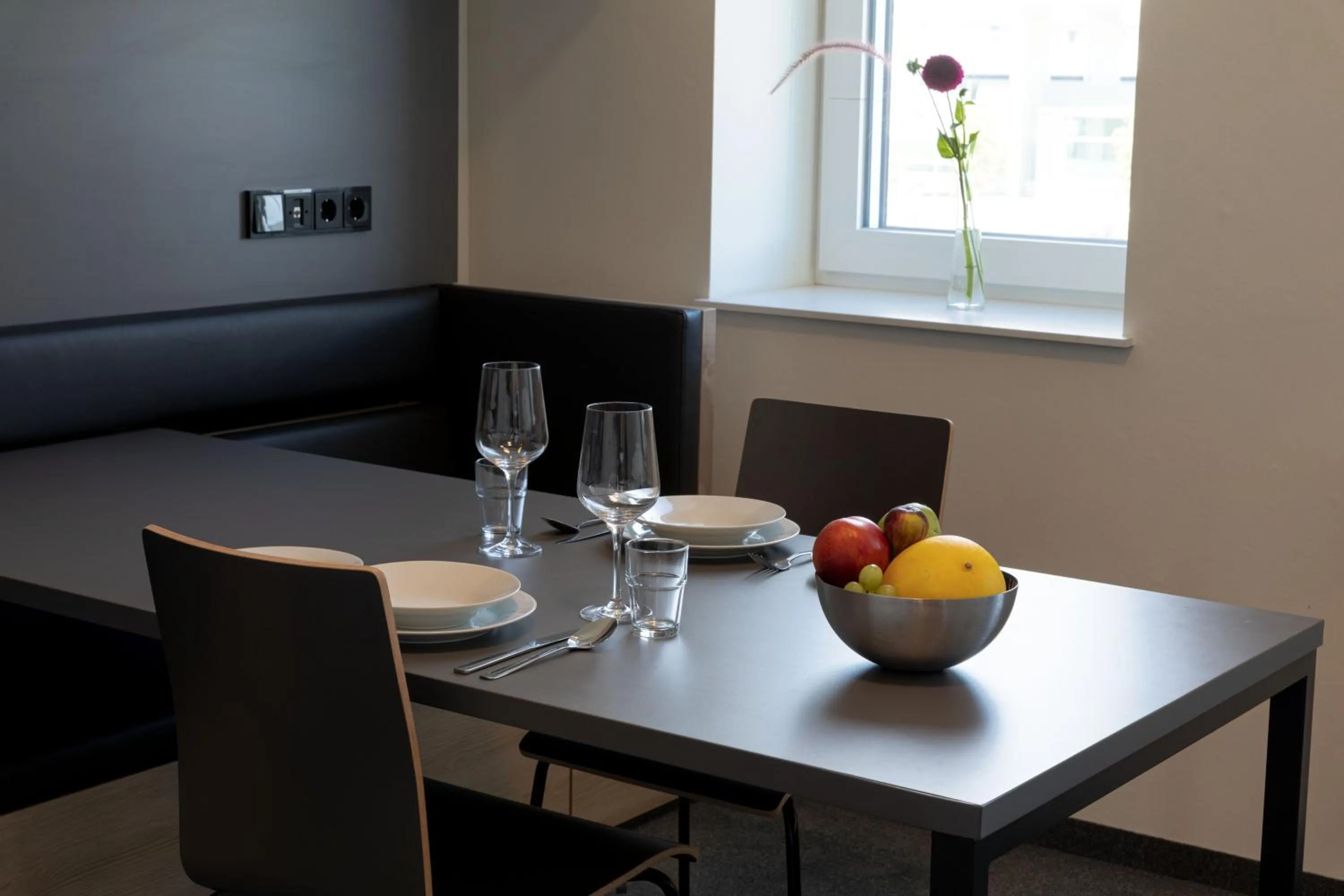 Dining area in TT-ROOMS - kontaktlos mit Self Check-in I FREE PARKING