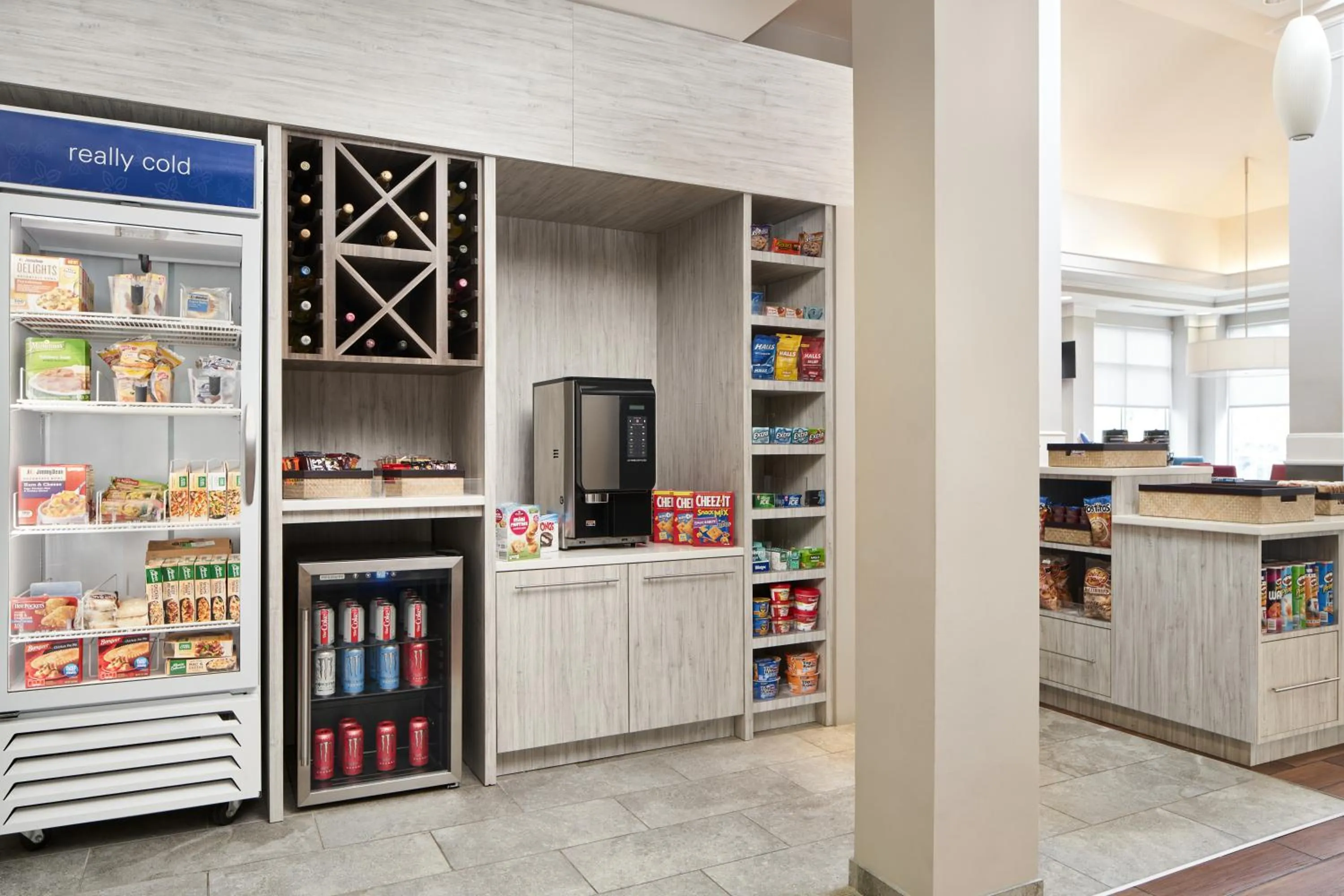 Food and drinks in Hilton Garden Inn Columbus