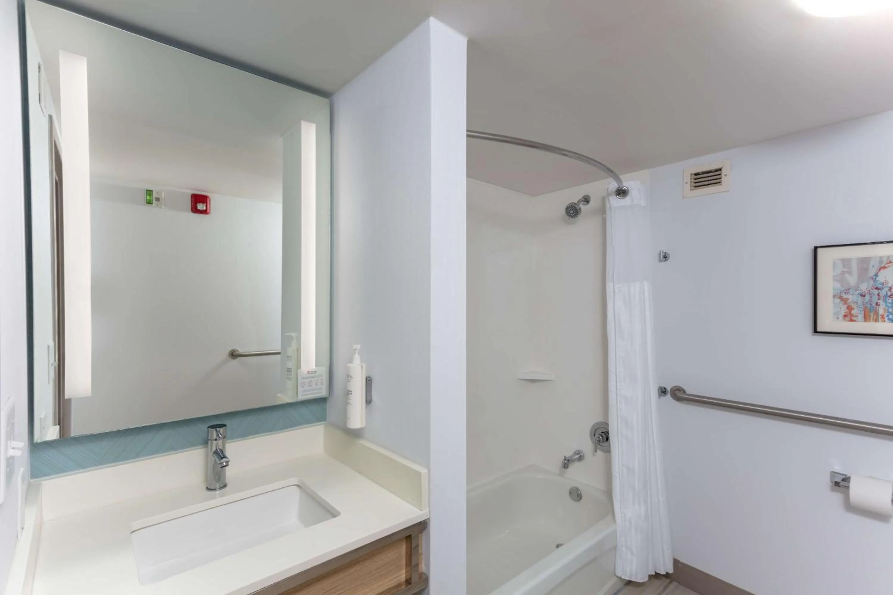 Bathroom in Hilton Garden Inn Columbus