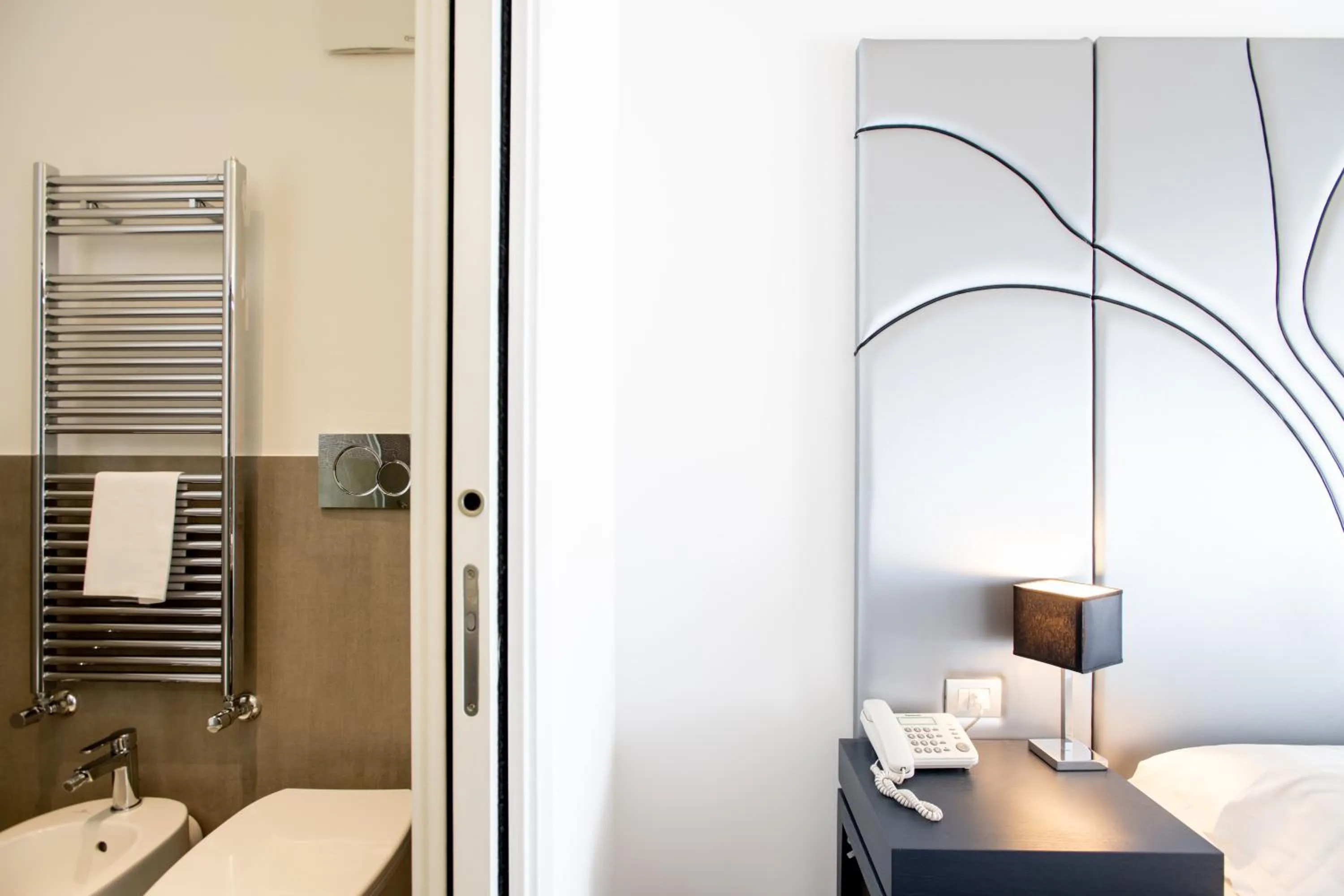 Photo of the whole room in De Stefano Palace Luxury Hotel