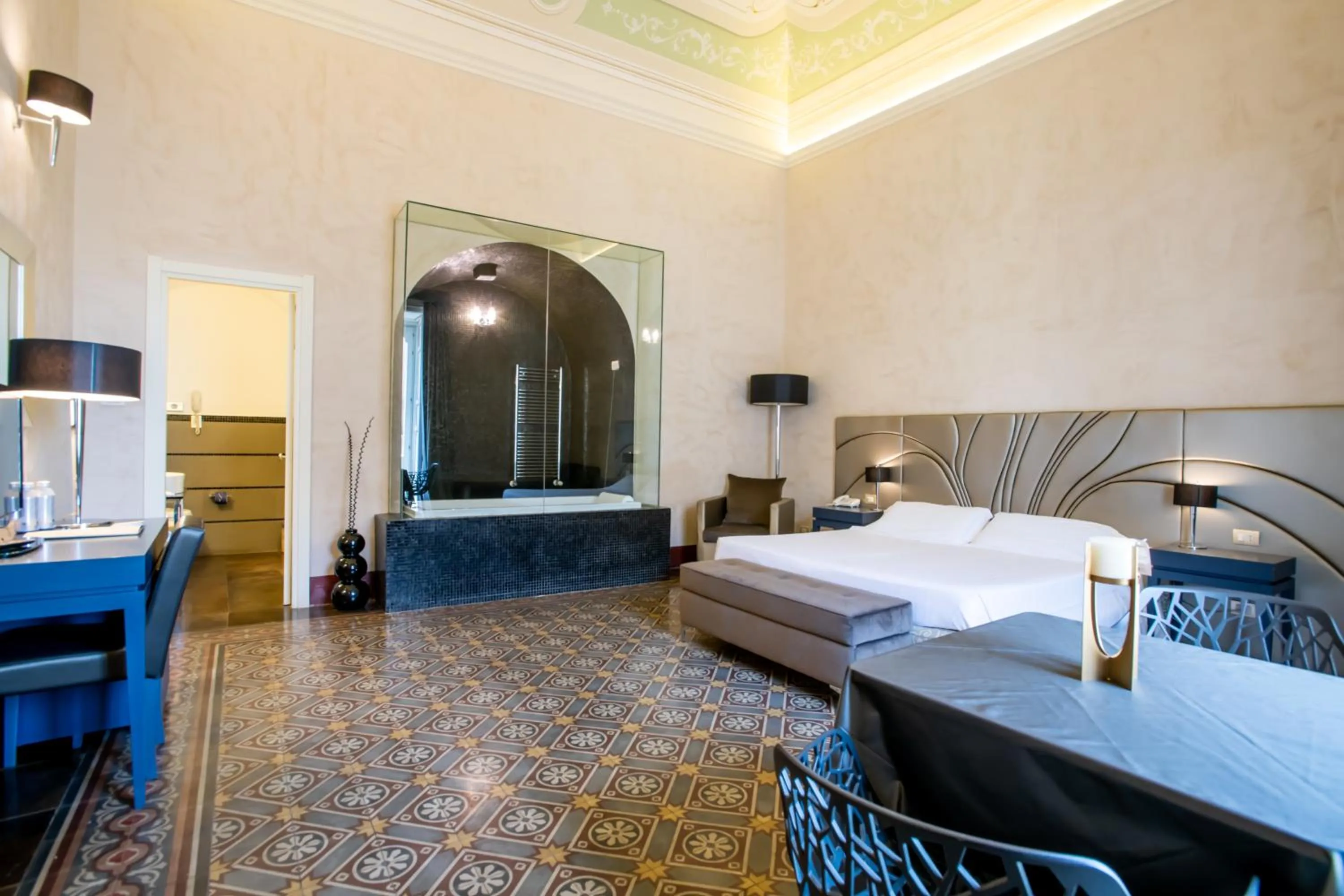 Bed in De Stefano Palace Luxury Hotel