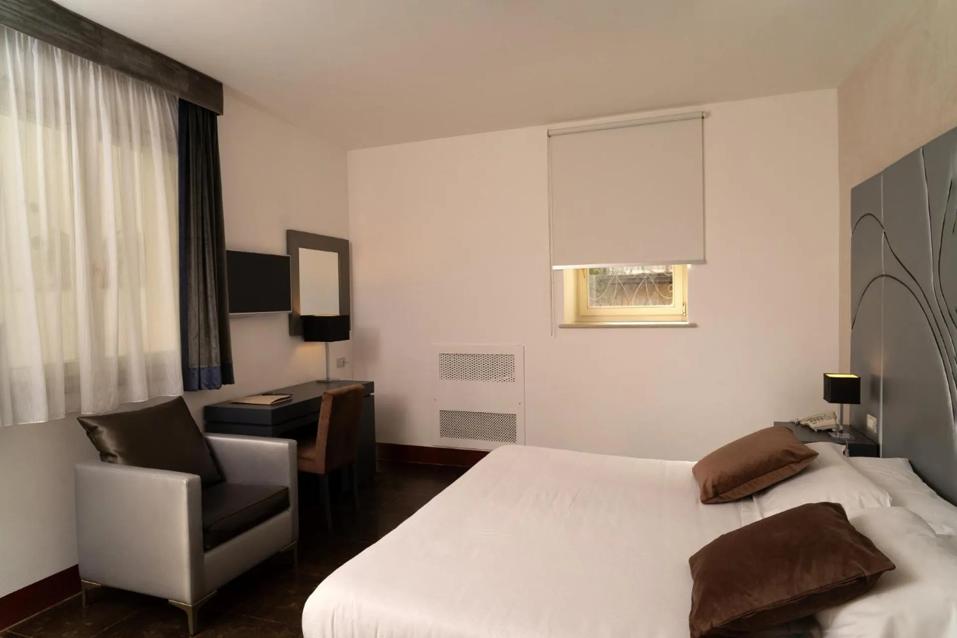 Photo of the whole room, Bed in De Stefano Palace Luxury Hotel