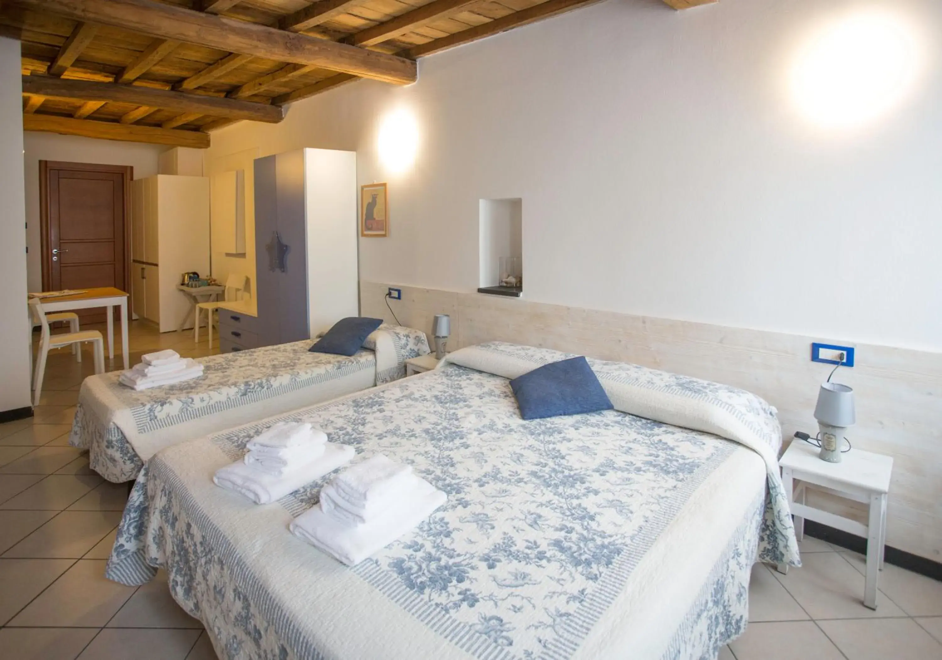 Double Room with Extra Bed with Sea View in Scorci Di Mare Double Room with Extra Bed with Sea View in Scorci Di Mare
