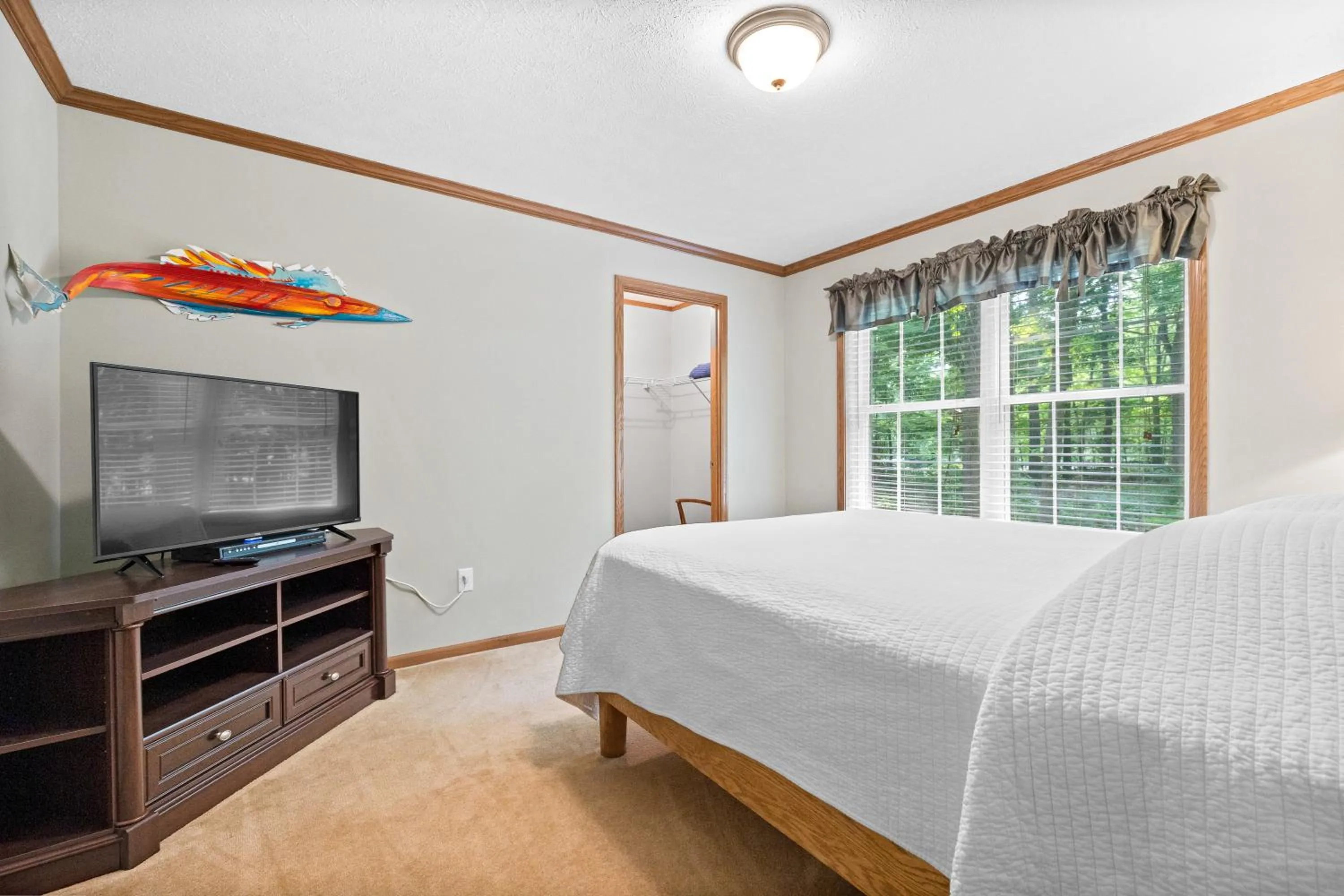 Bed in Lakeview on the Lake