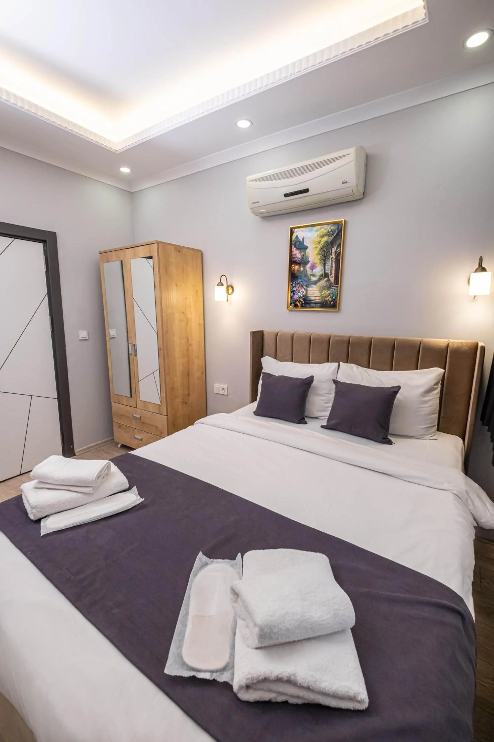 Bed in Family Istanbul Hotel