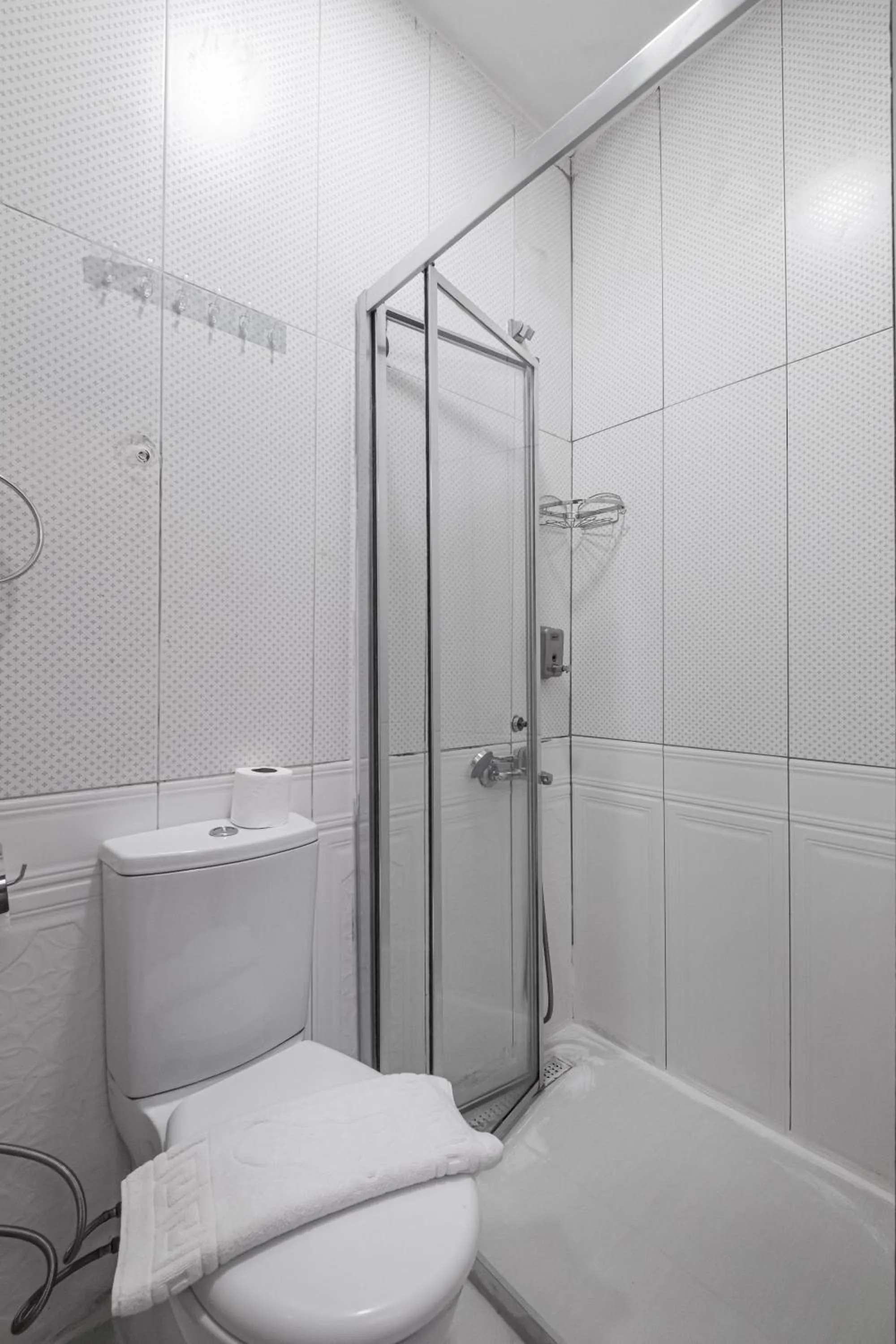 Shower in Family Istanbul Hotel