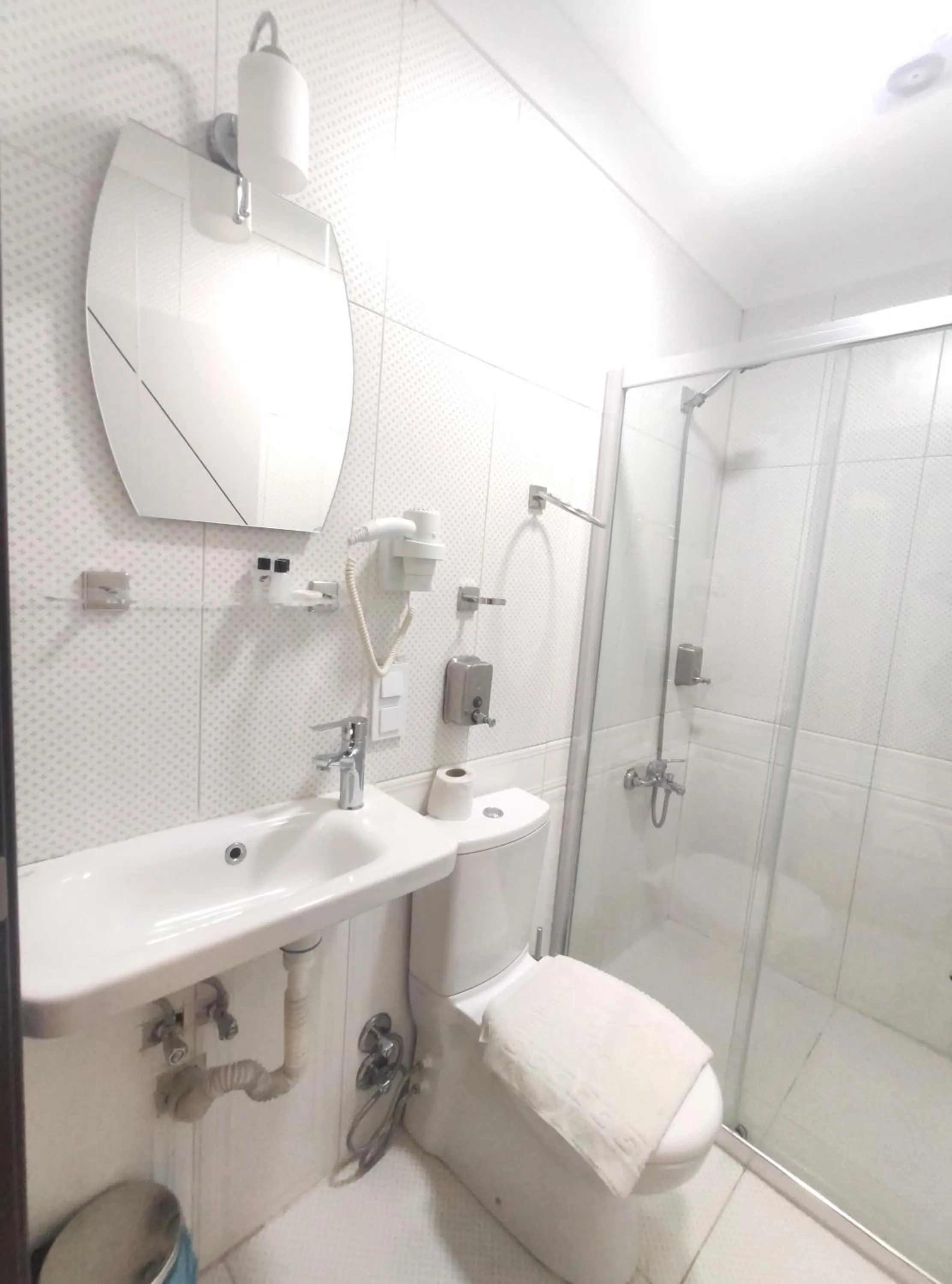 Shower in Family Istanbul Hotel