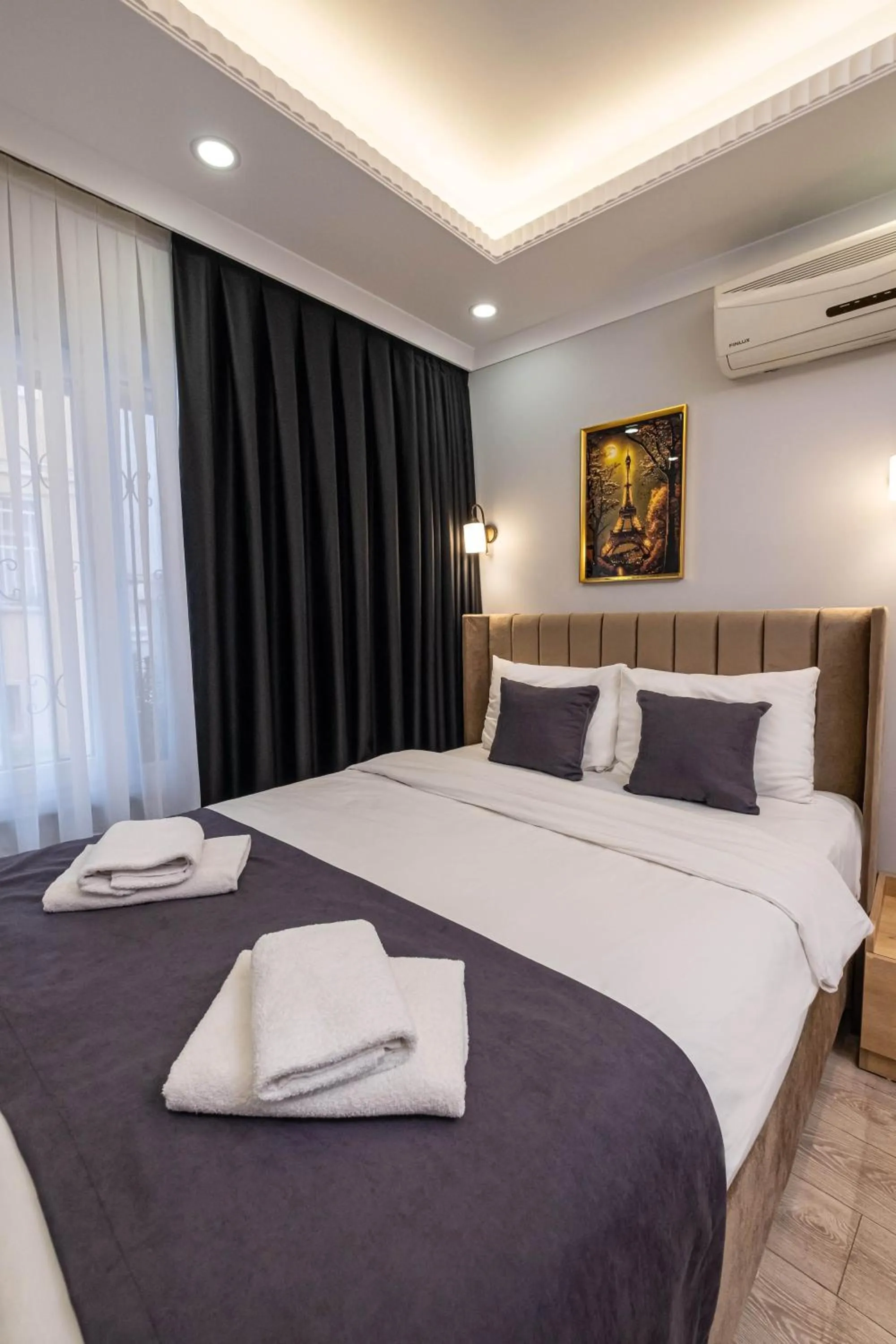 Bed in Family Istanbul Hotel