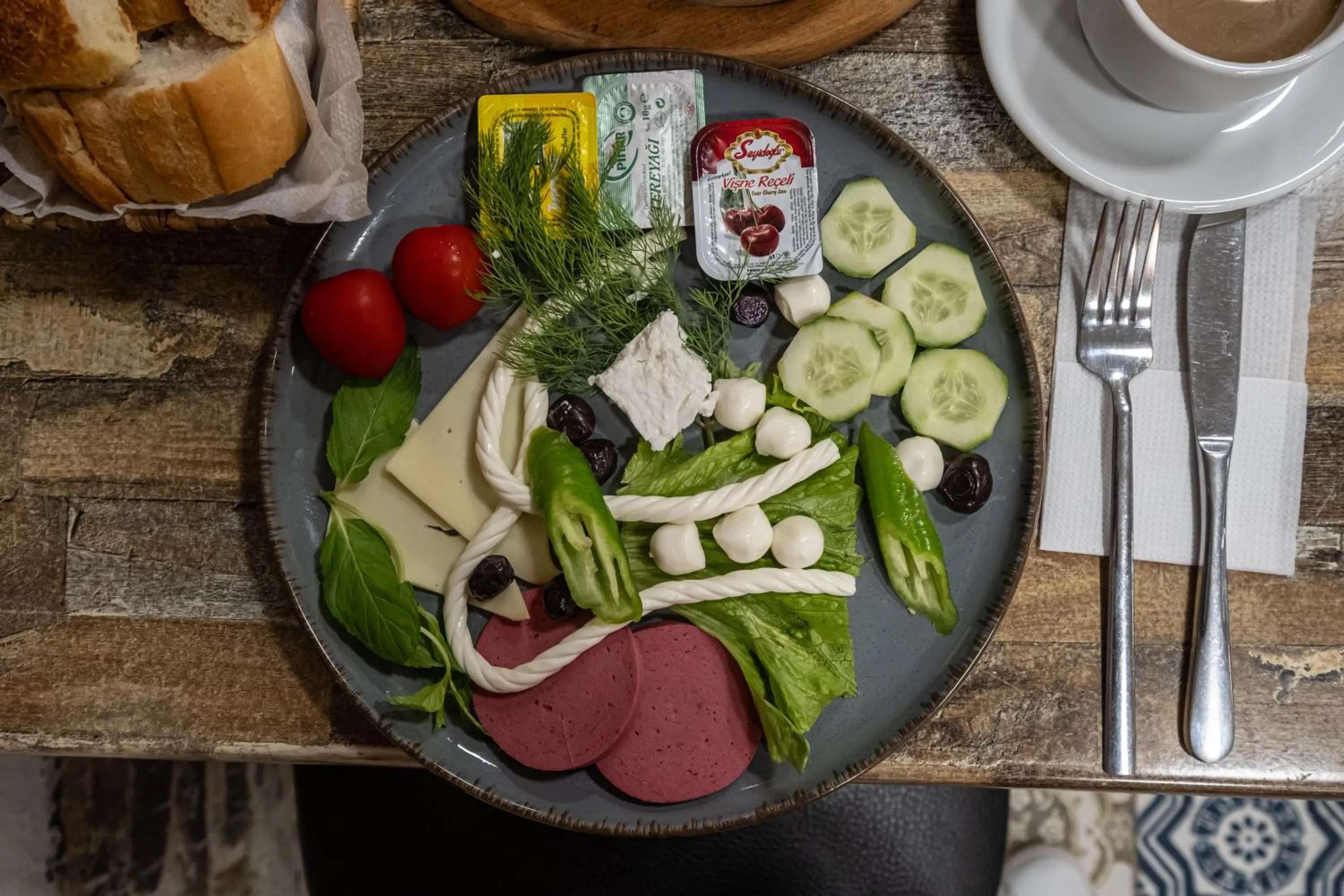 Food and drinks in Family Istanbul Hotel