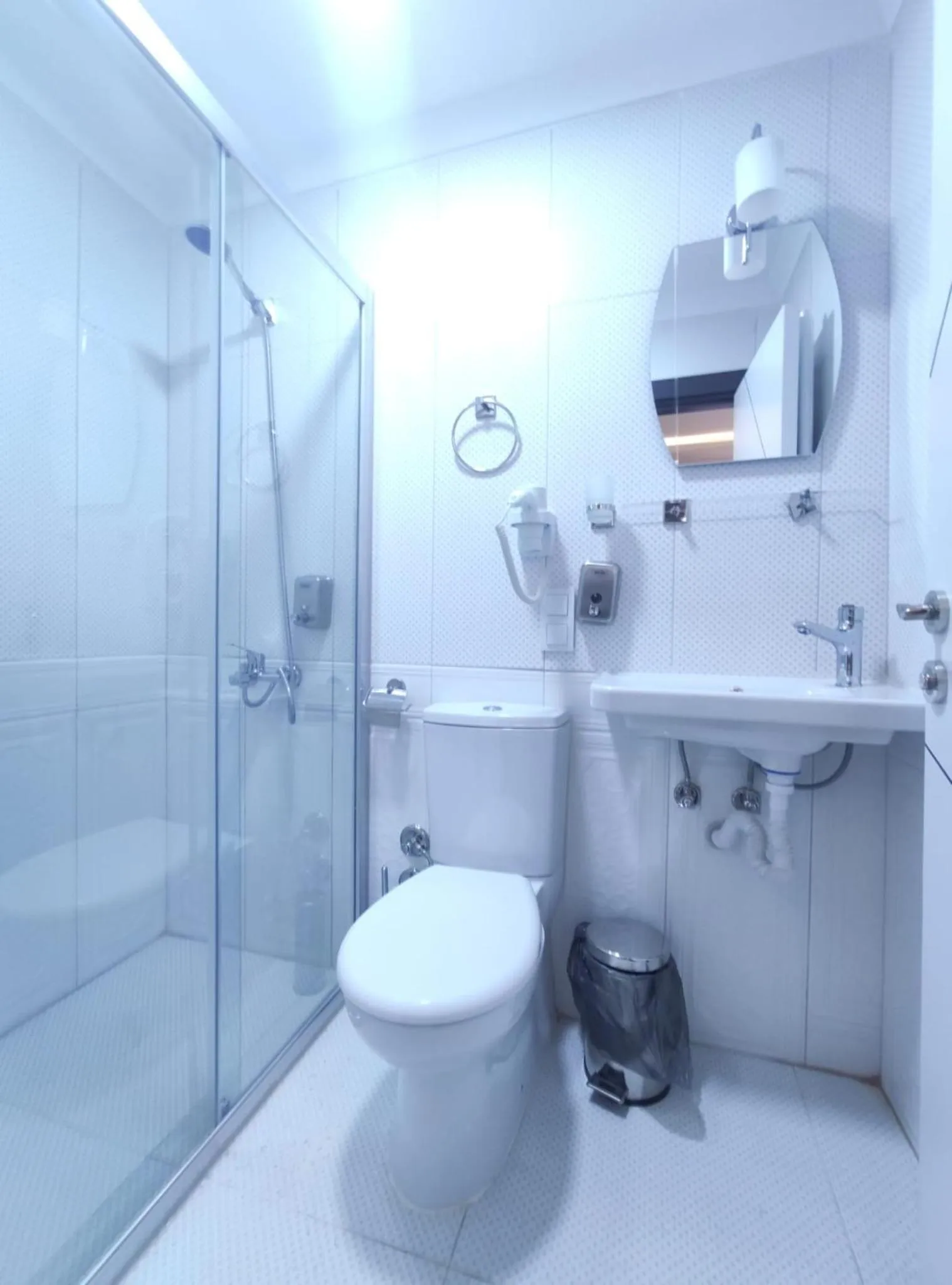 Shower in Family Istanbul Hotel