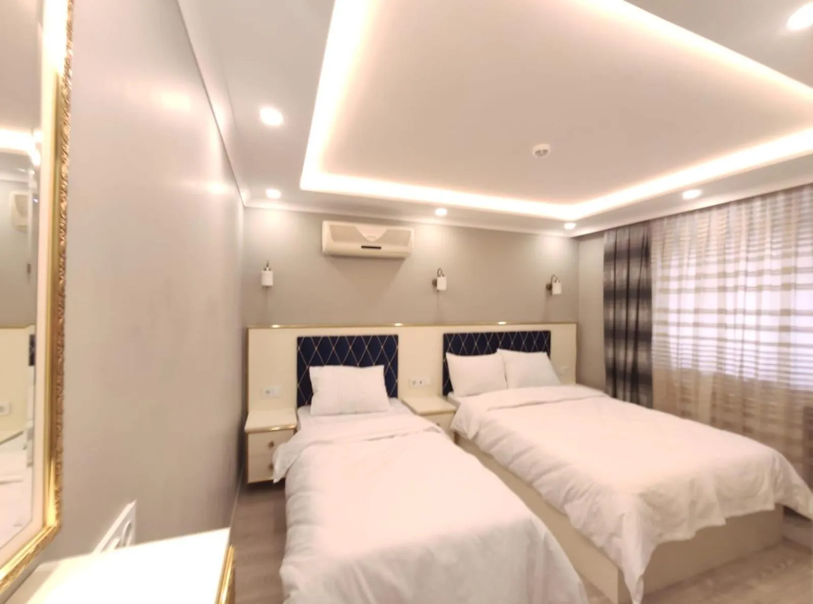 Bed in Family Istanbul Hotel