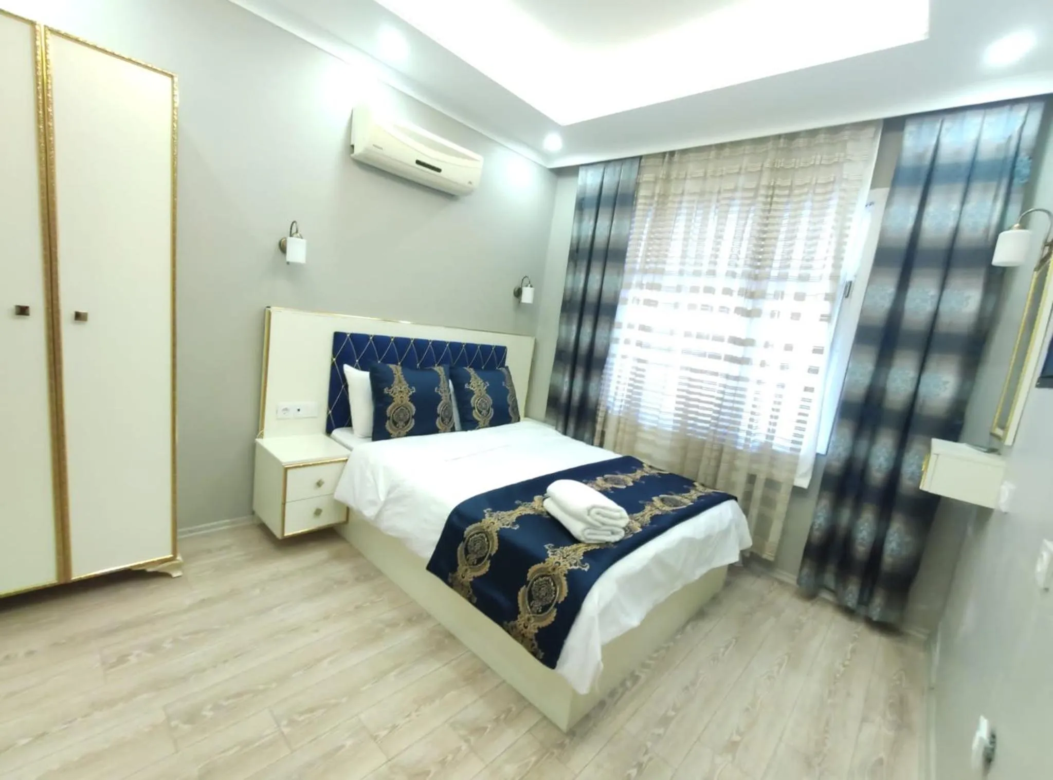 Bed in Family Istanbul Hotel