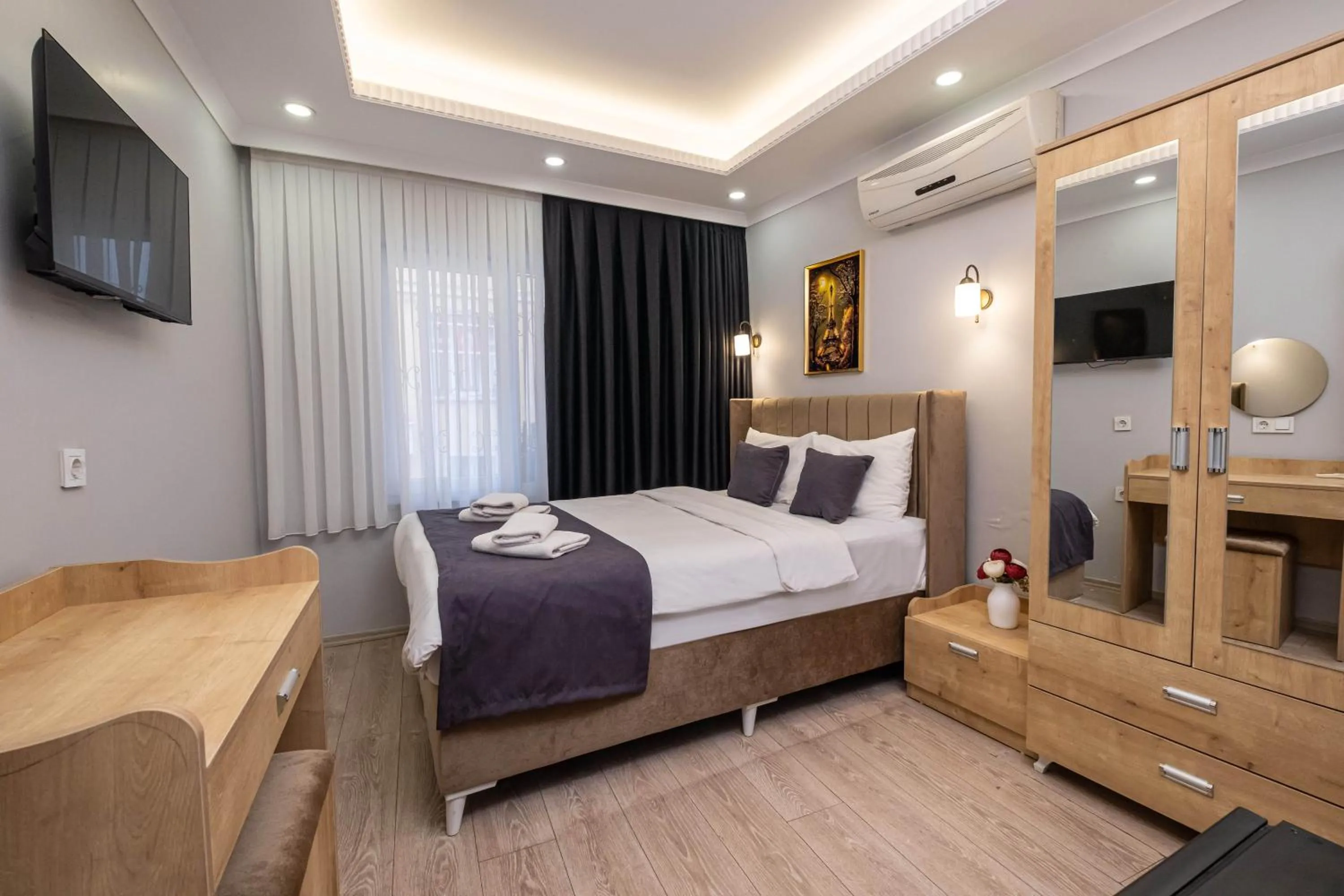 Bed in Family Istanbul Hotel