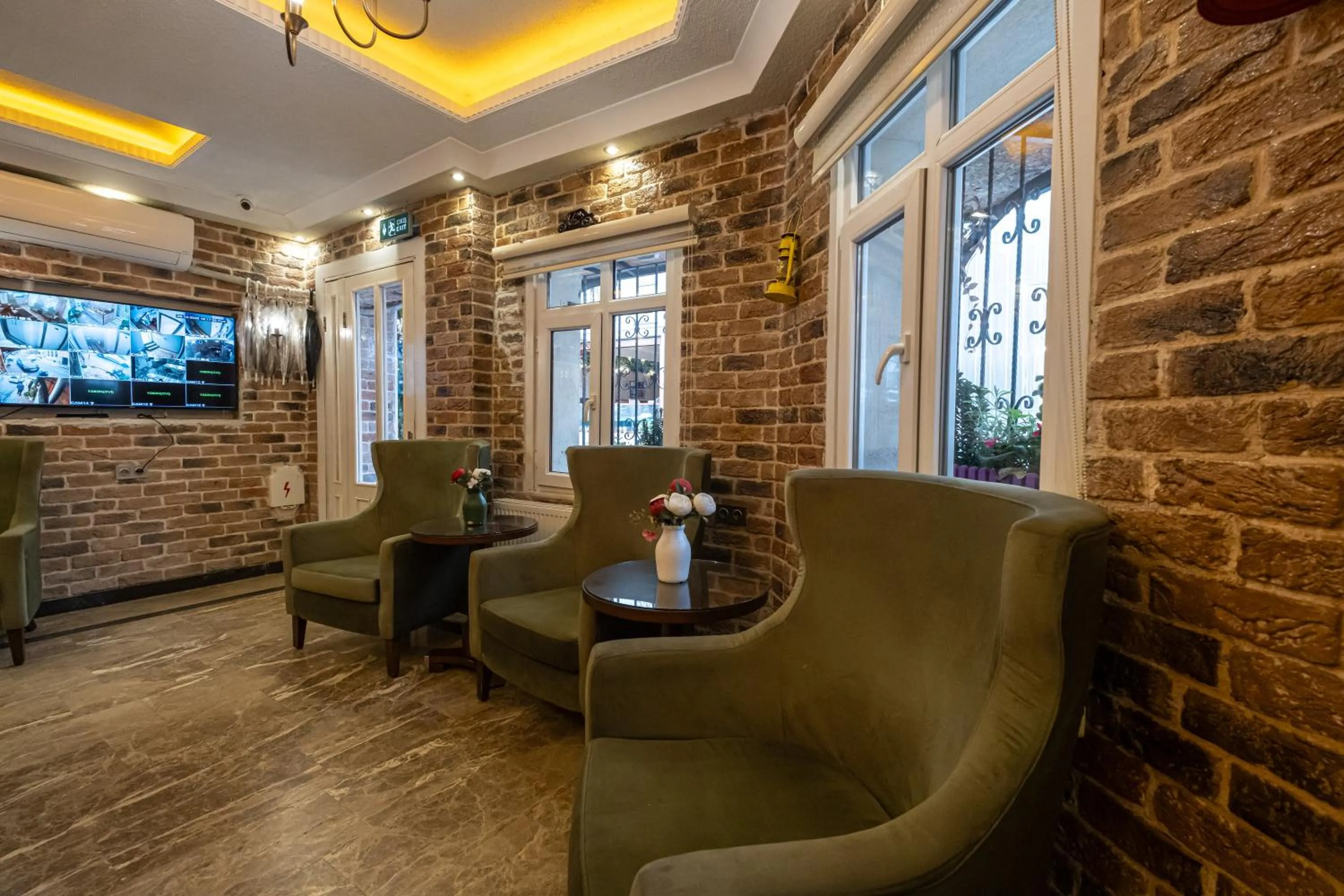 Living room in Family Istanbul Hotel