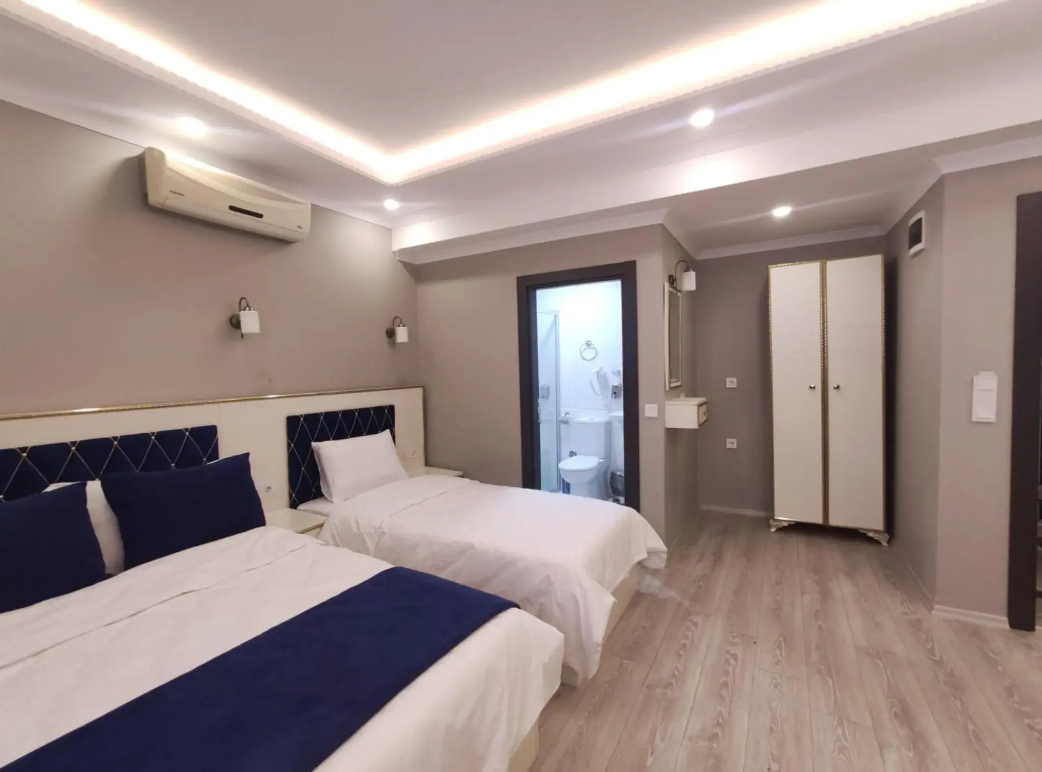 Family Room (4 Adults) in Family Istanbul Hotel Family Room (4 Adults) in Family Istanbul Hotel