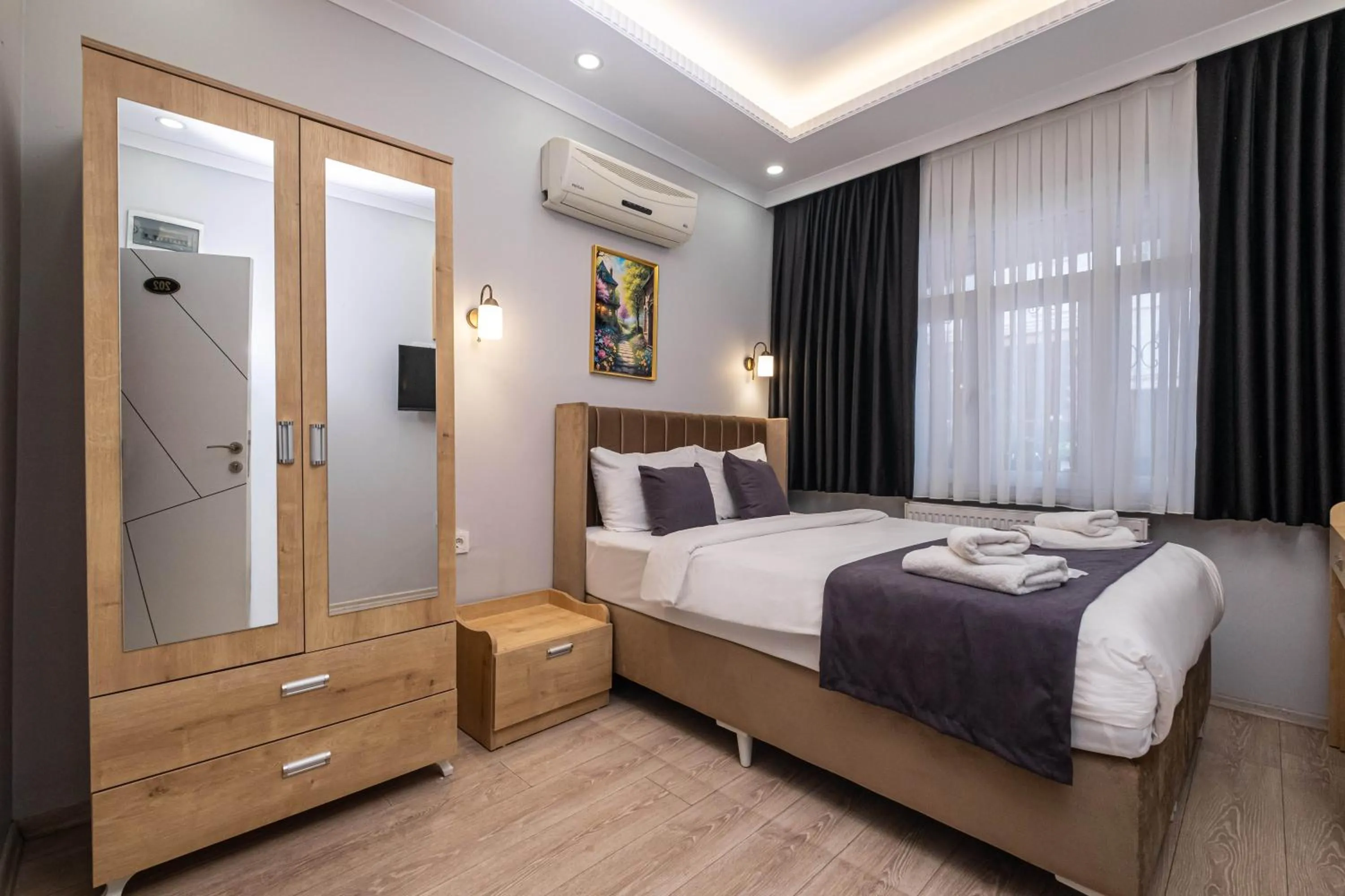 Bed in Family Istanbul Hotel