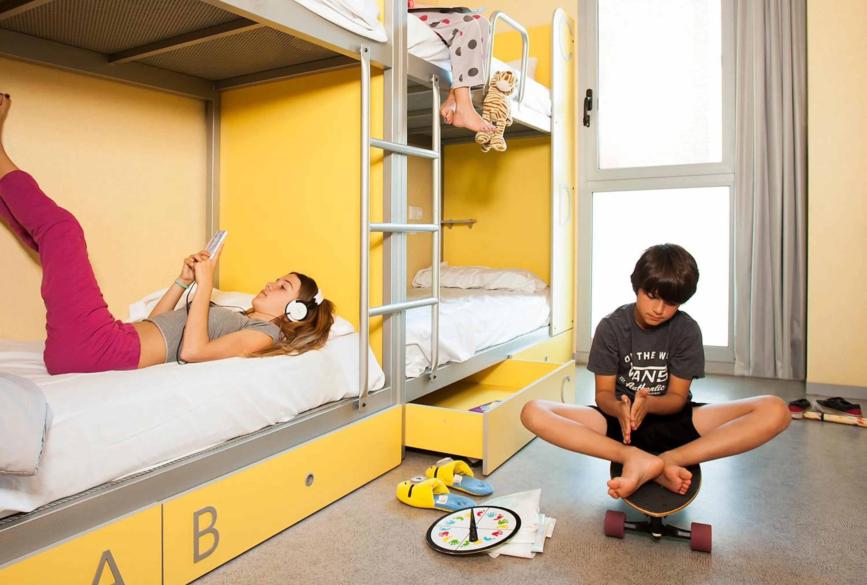 People in Twentytu Hostel Barcelona