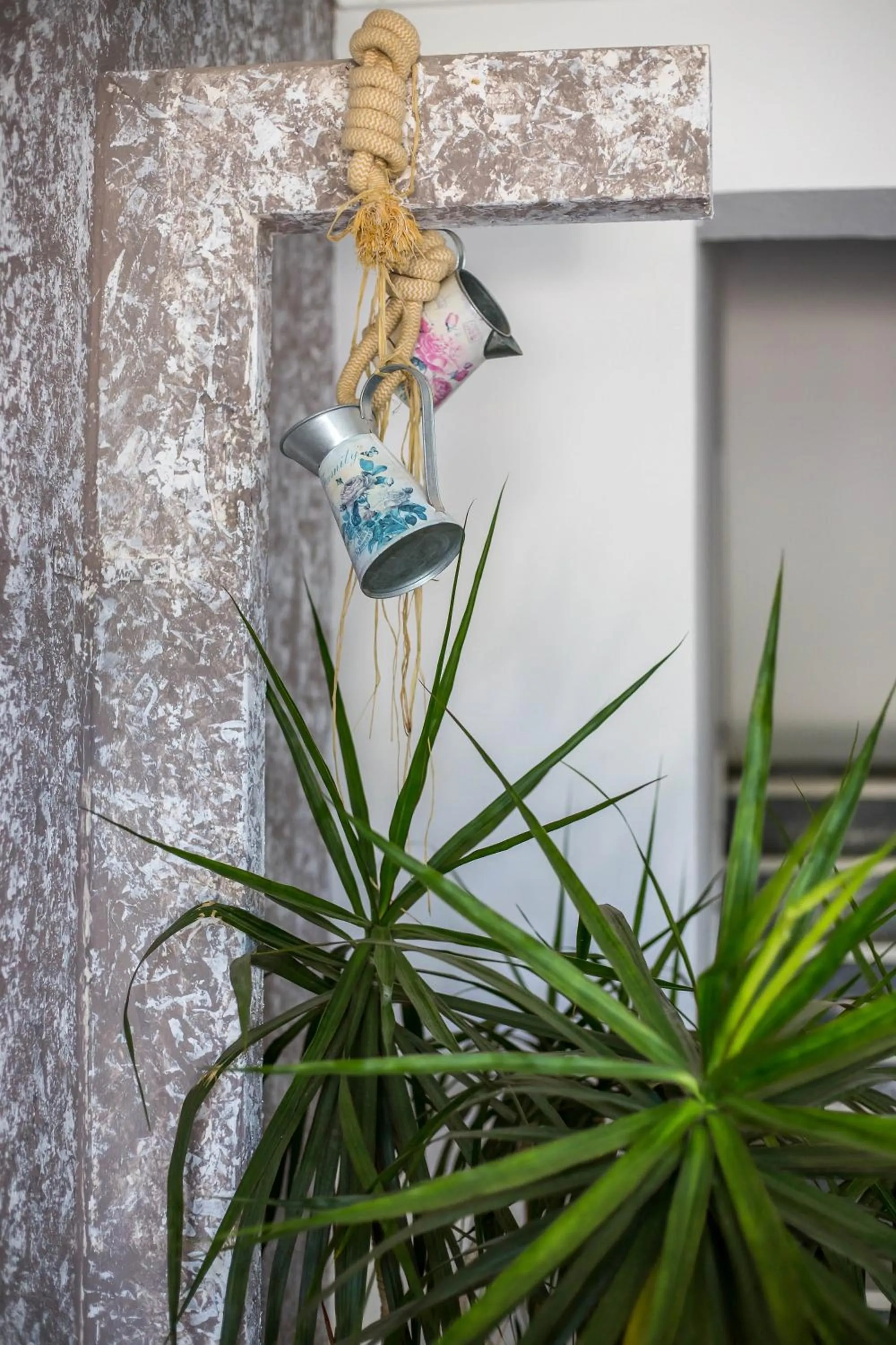 Decorative detail in Tinas Plus Hotel