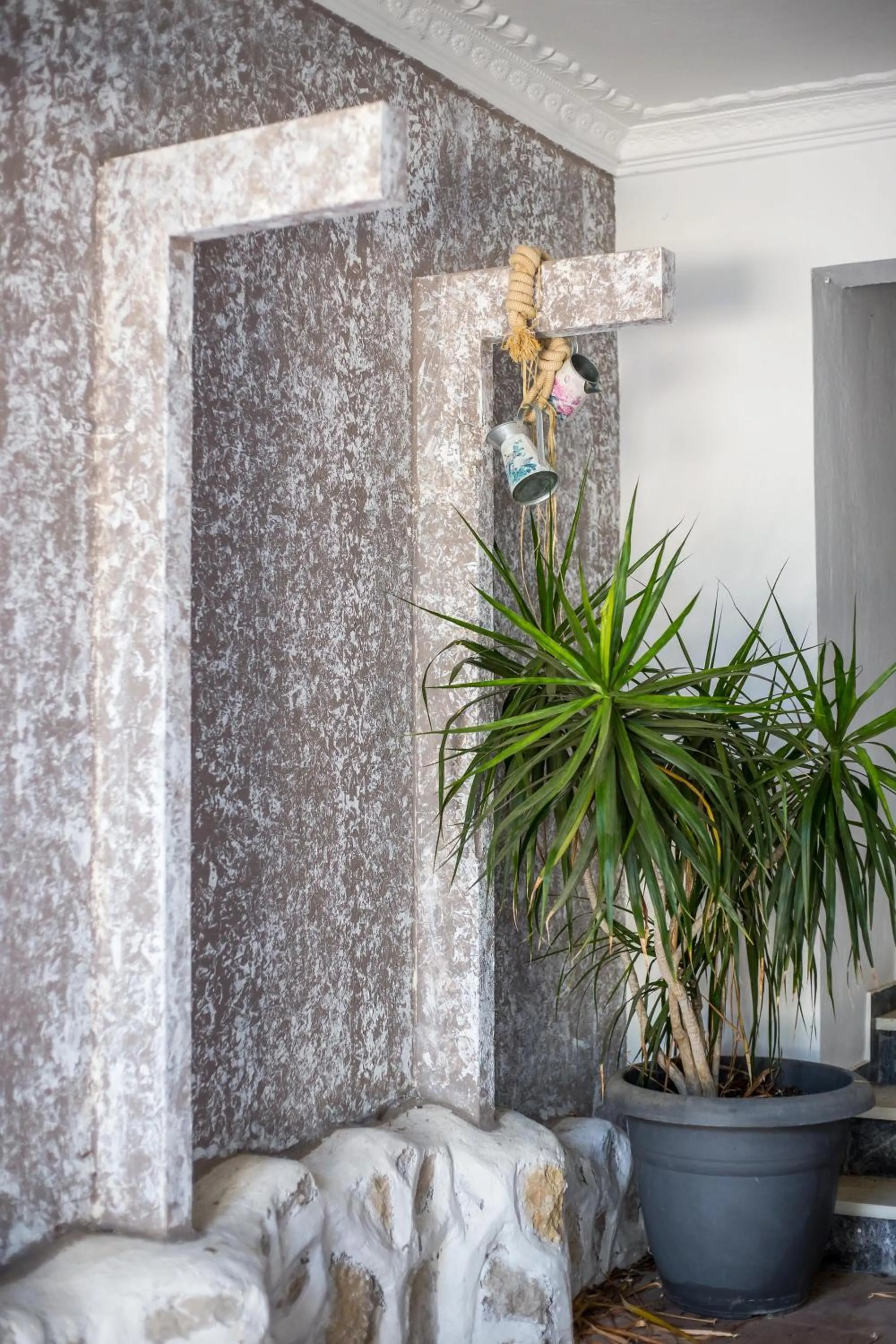 Decorative detail in Tinas Plus Hotel