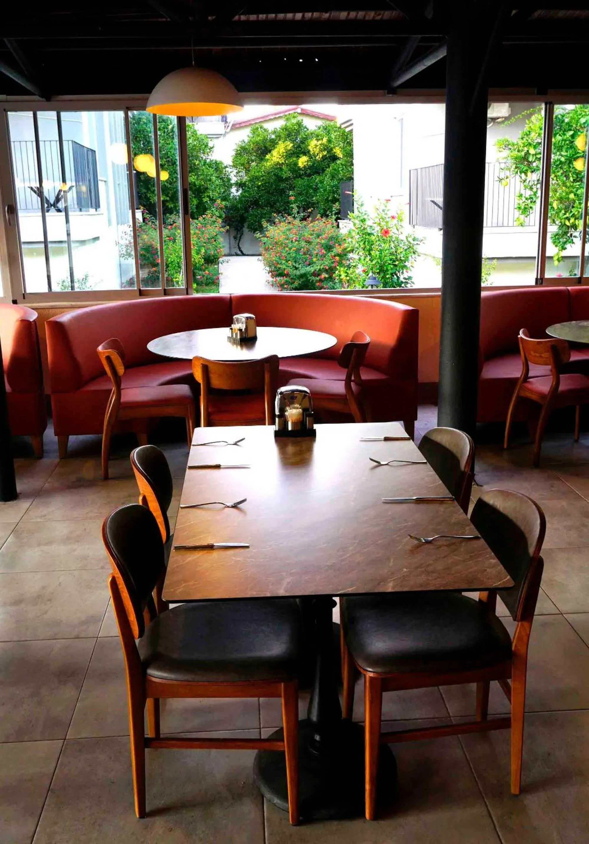 Restaurant/places to eat in Sunlight Garden Hotel