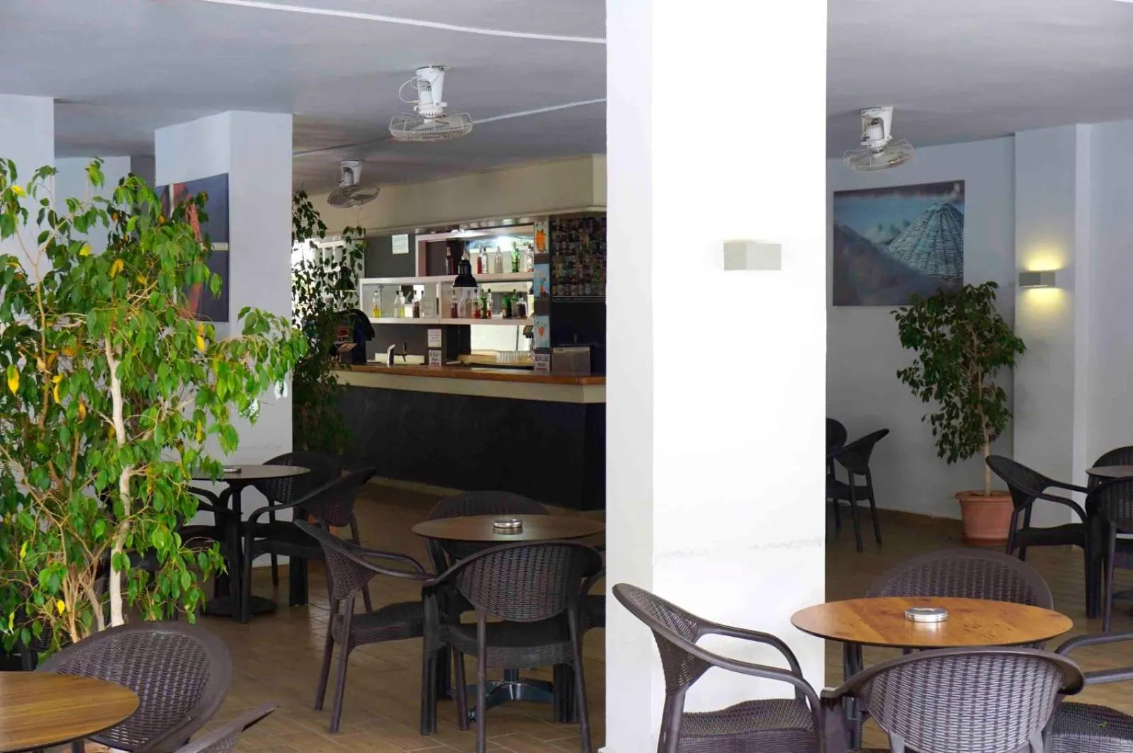 Restaurant/places to eat in Sunlight Garden Hotel