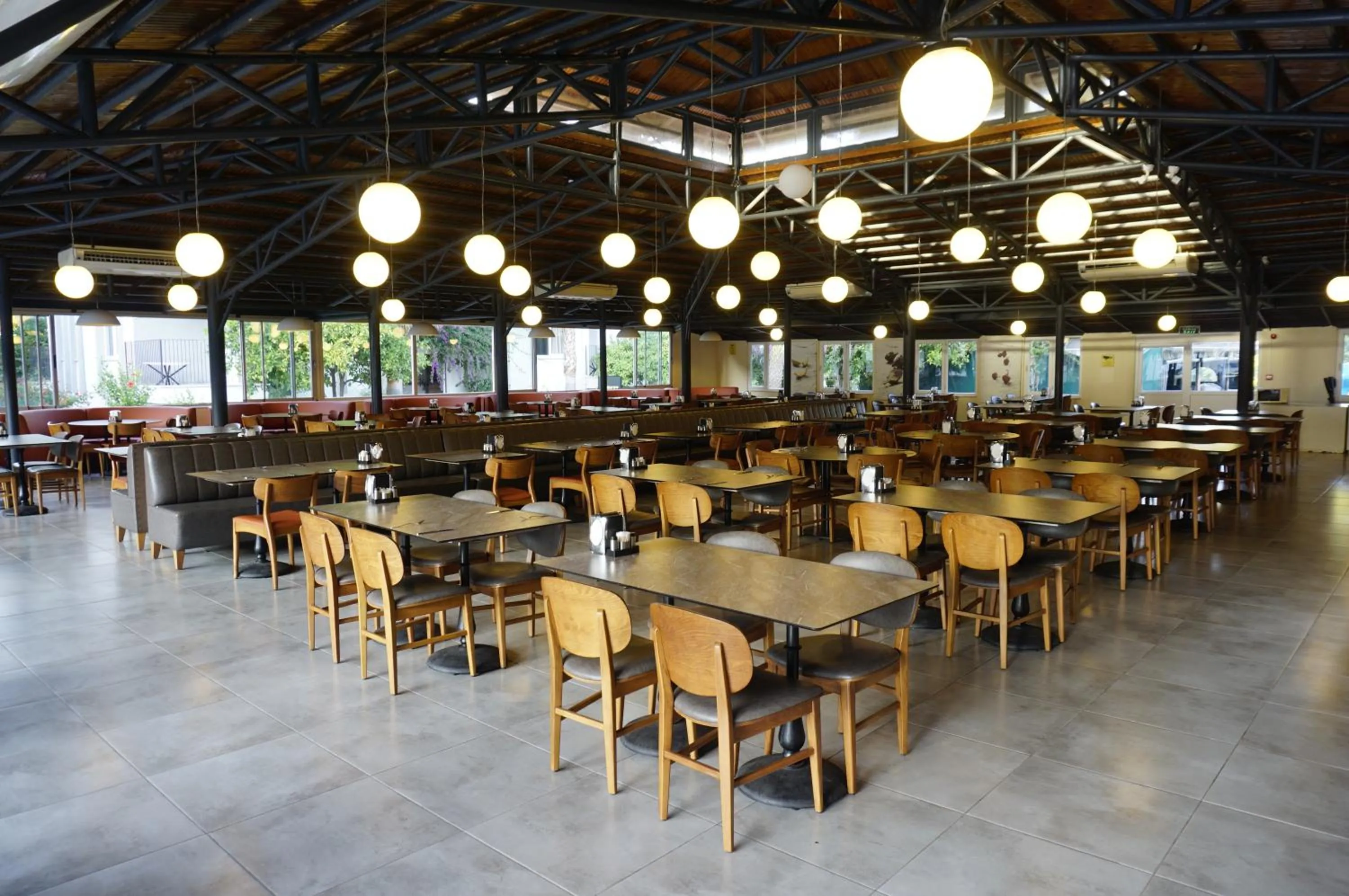 Restaurant/places to eat in Sunlight Garden Hotel