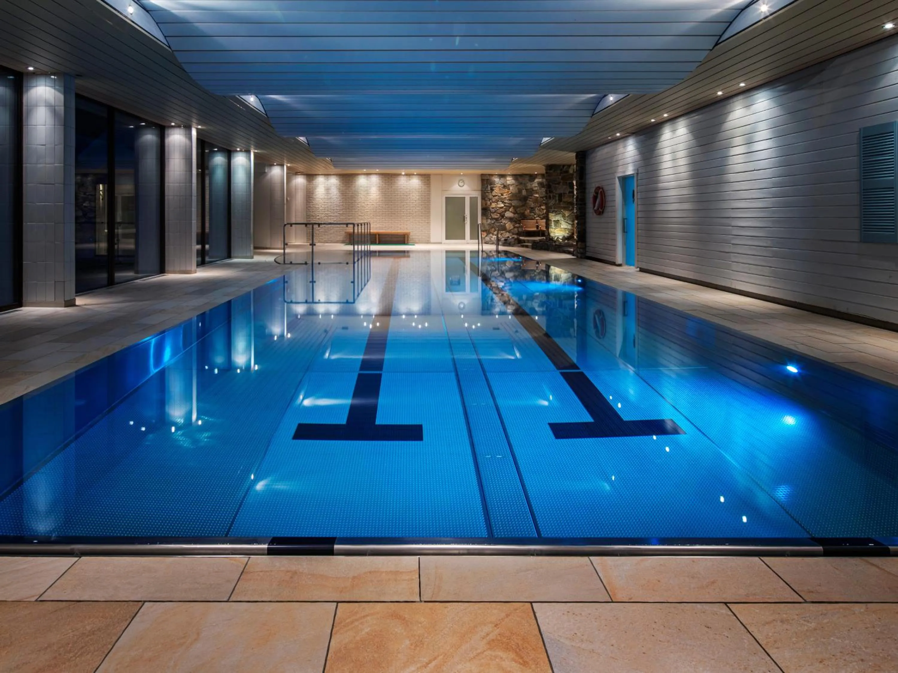 Swimming pool in Hotel Ullensvang